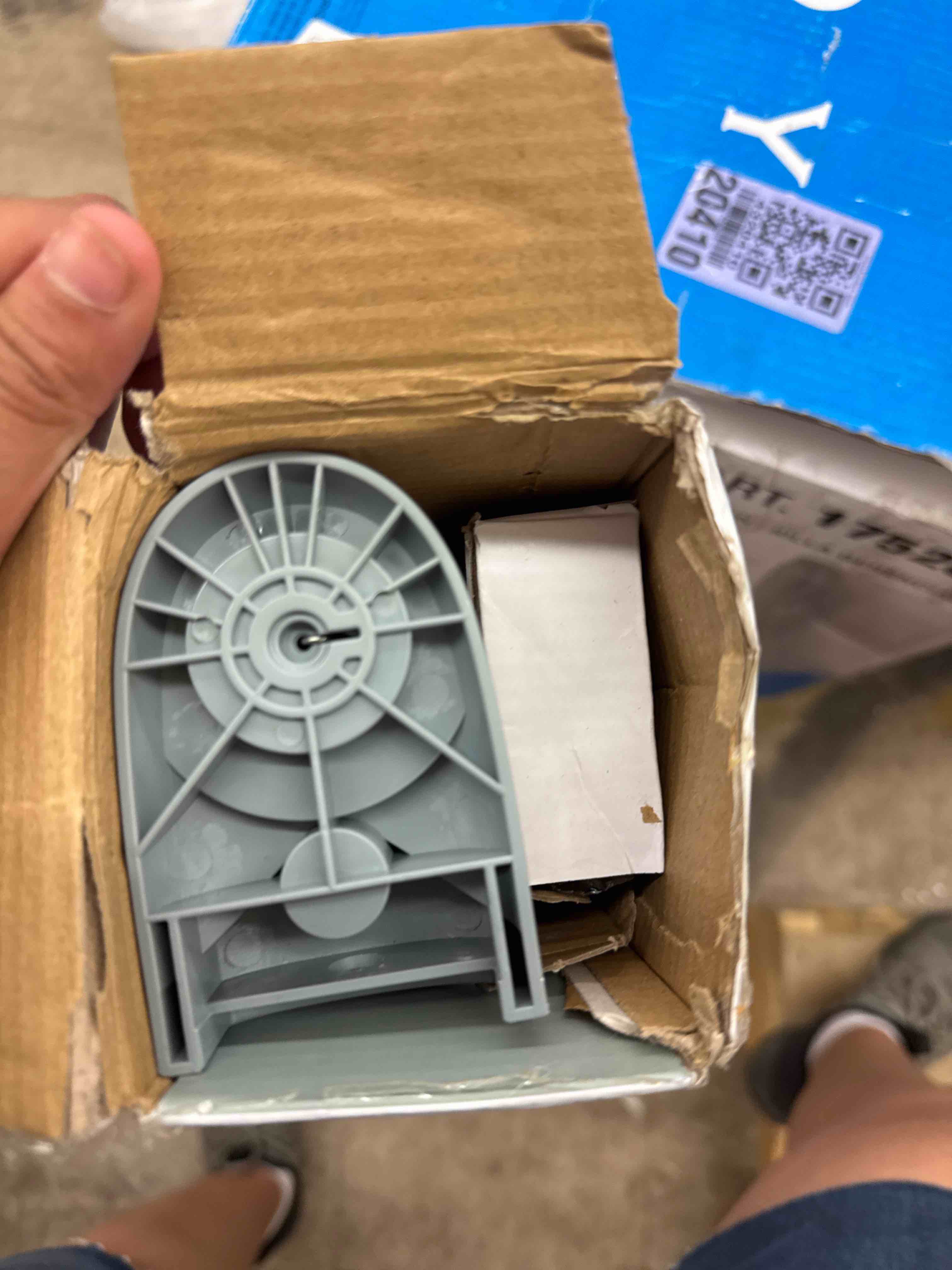https://s3.amazonaws.com/lotting-images-prod/phillipi/BRN1919221_1749050926237.jpeg