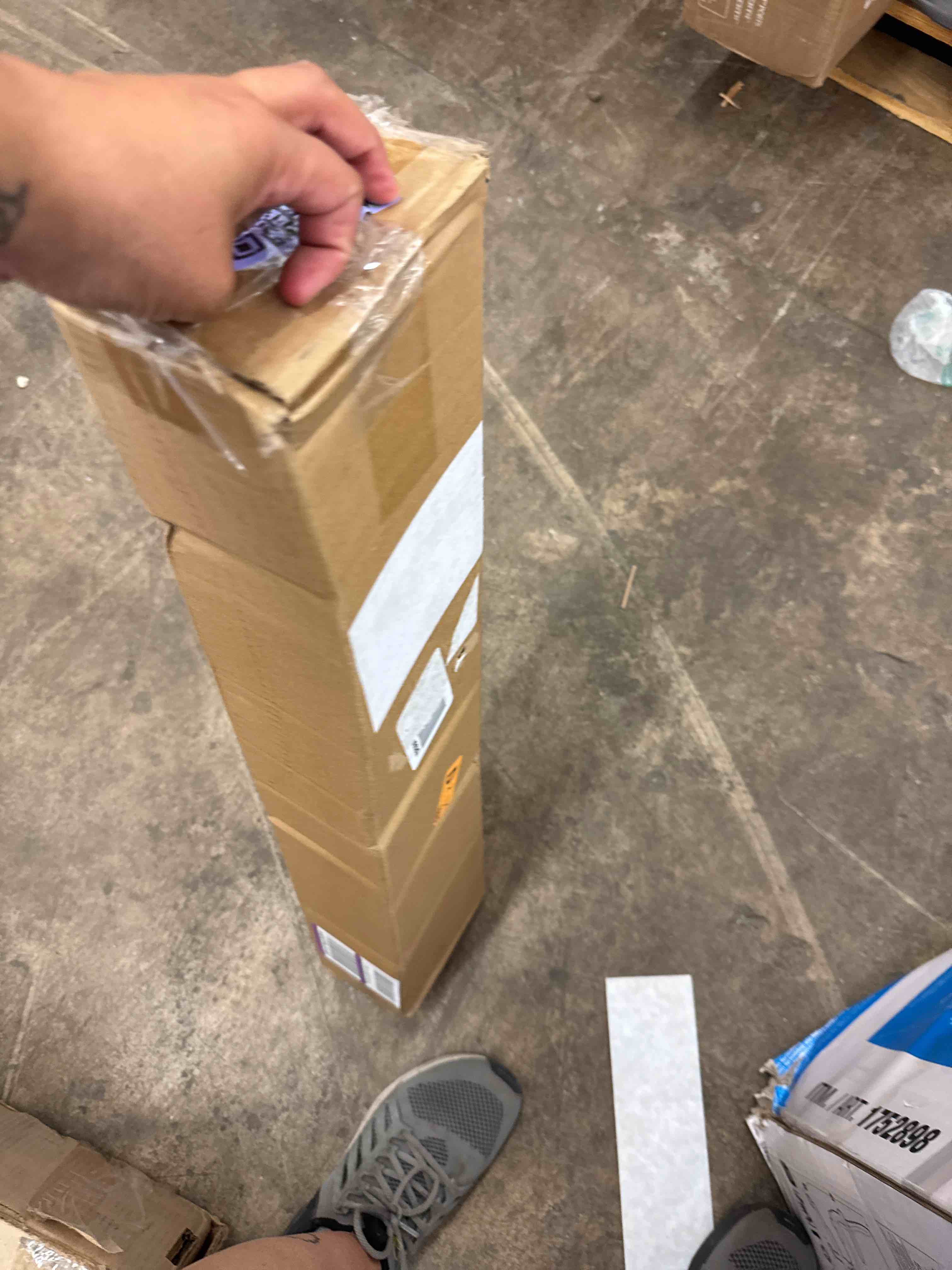 https://s3.amazonaws.com/lotting-images-prod/phillipi/BRN1919760_1749830456383.jpeg