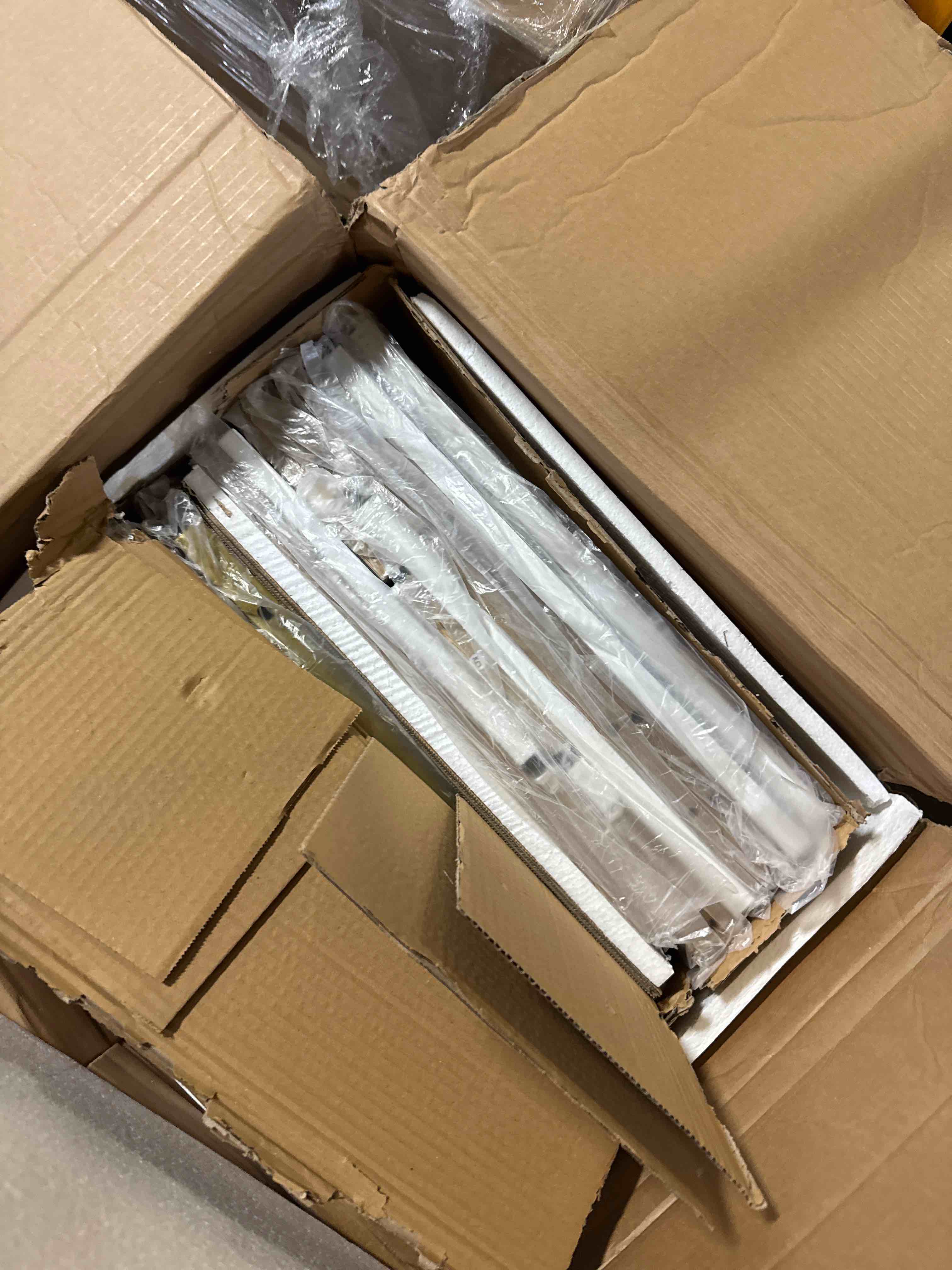 https://s3.amazonaws.com/lotting-images-prod/phillipi/BRN1920200_1751030738052.jpeg