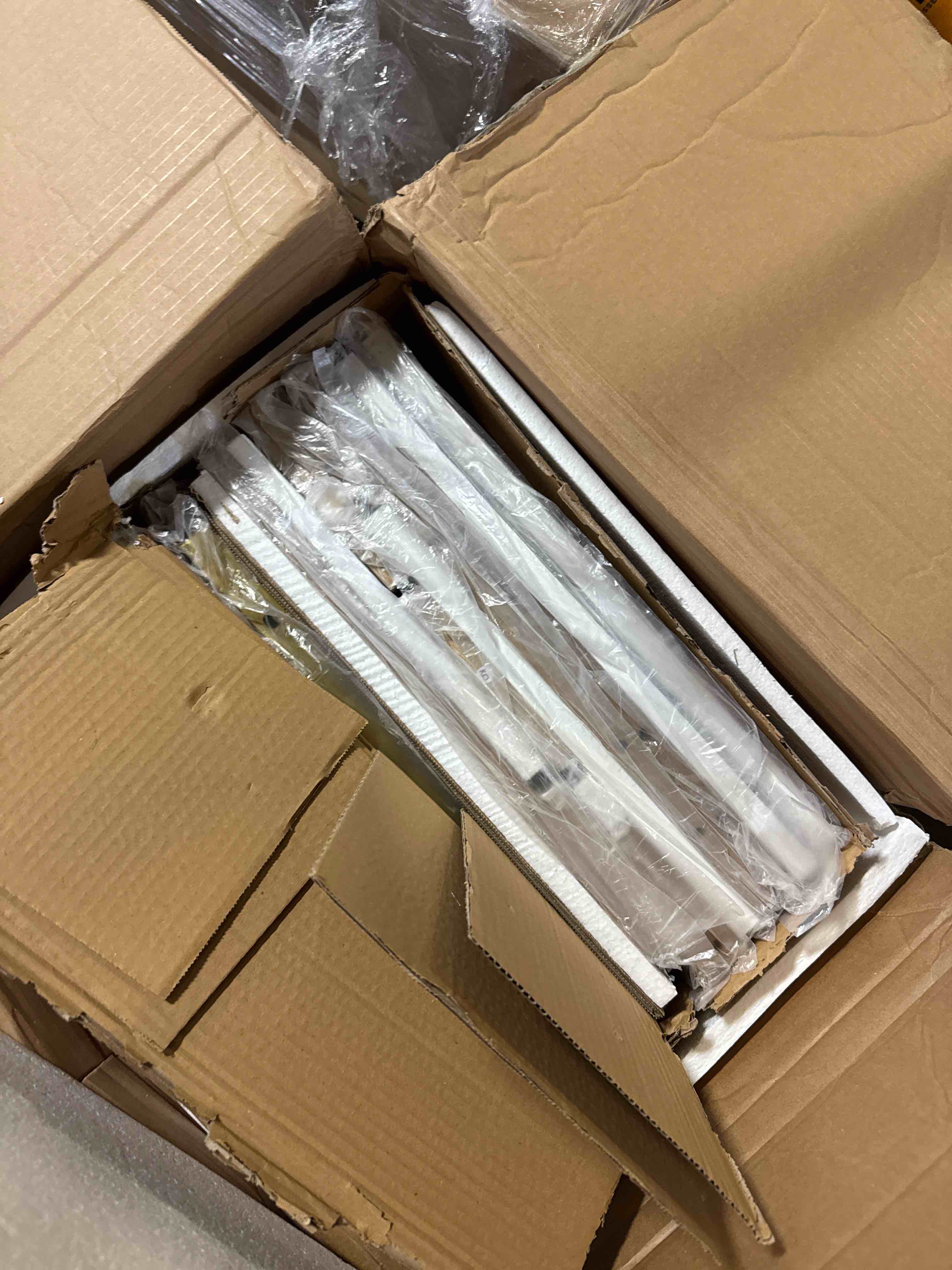 https://s3.amazonaws.com/lotting-images-prod/phillipi/BRN1920200_1751030738920.jpeg