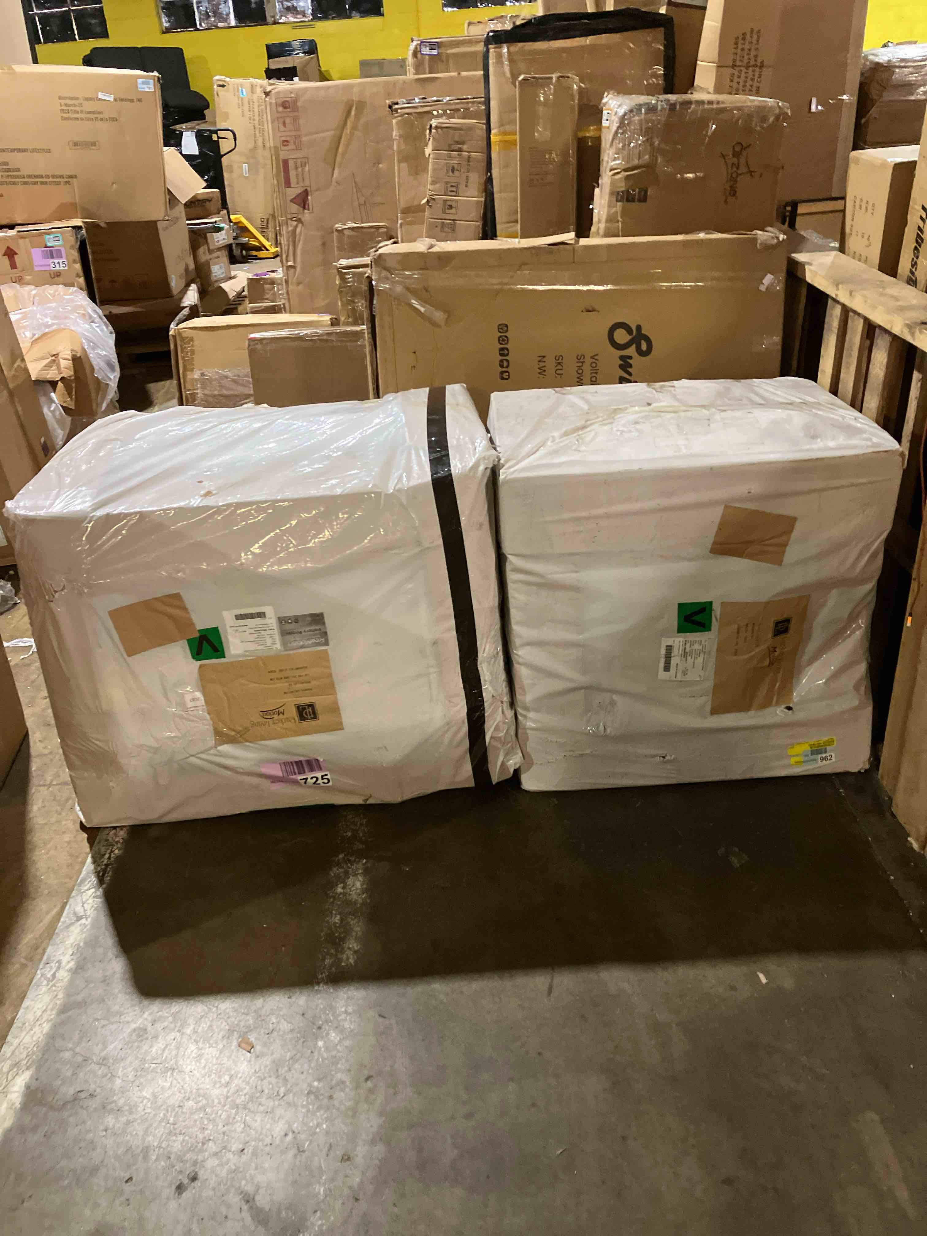 https://s3.amazonaws.com/lotting-images-prod/phillipi/BRN1920580_1753733247473.jpeg