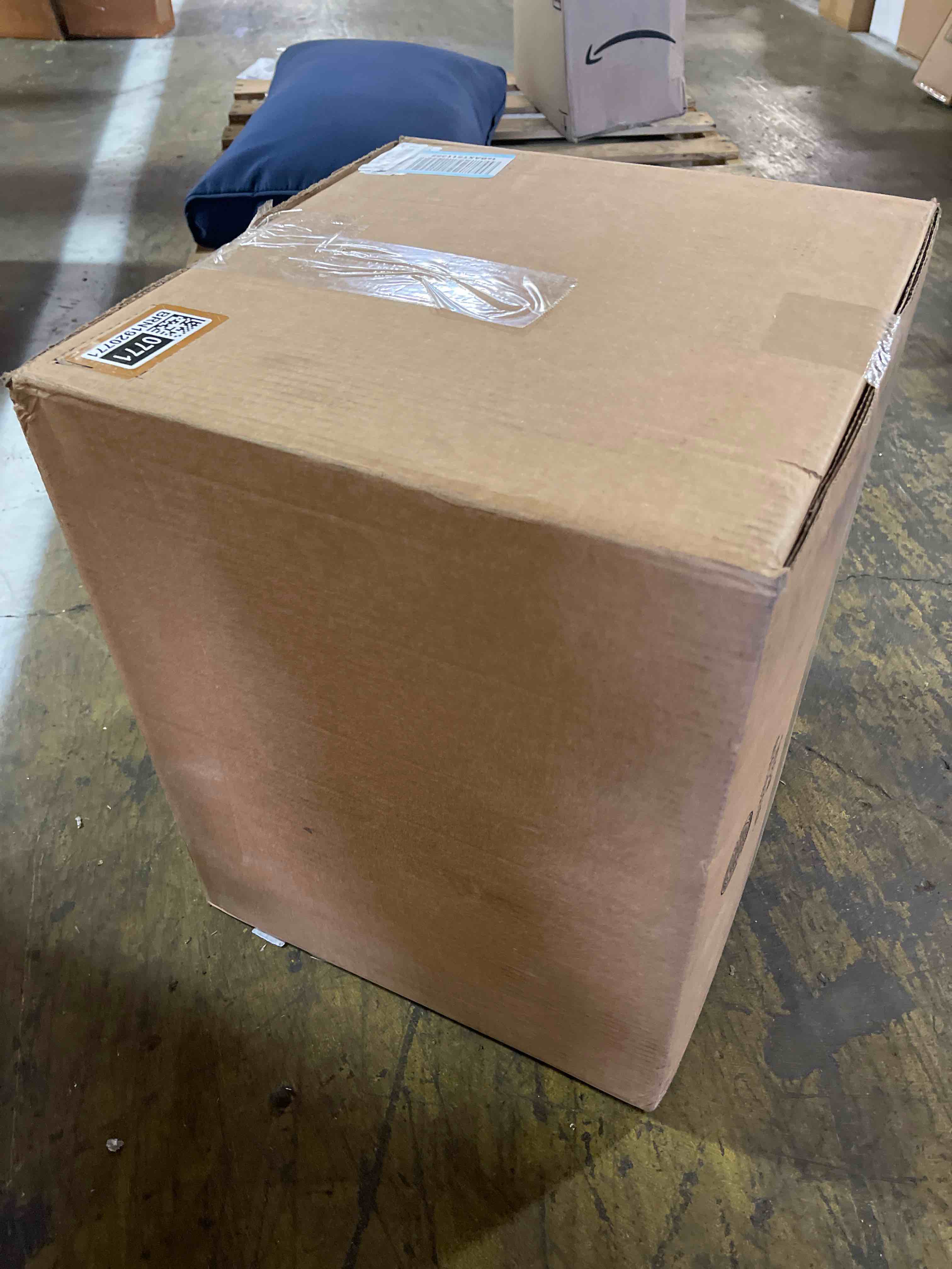 https://s3.amazonaws.com/lotting-images-prod/phillipi/BRN1920771_1753821427073.jpeg