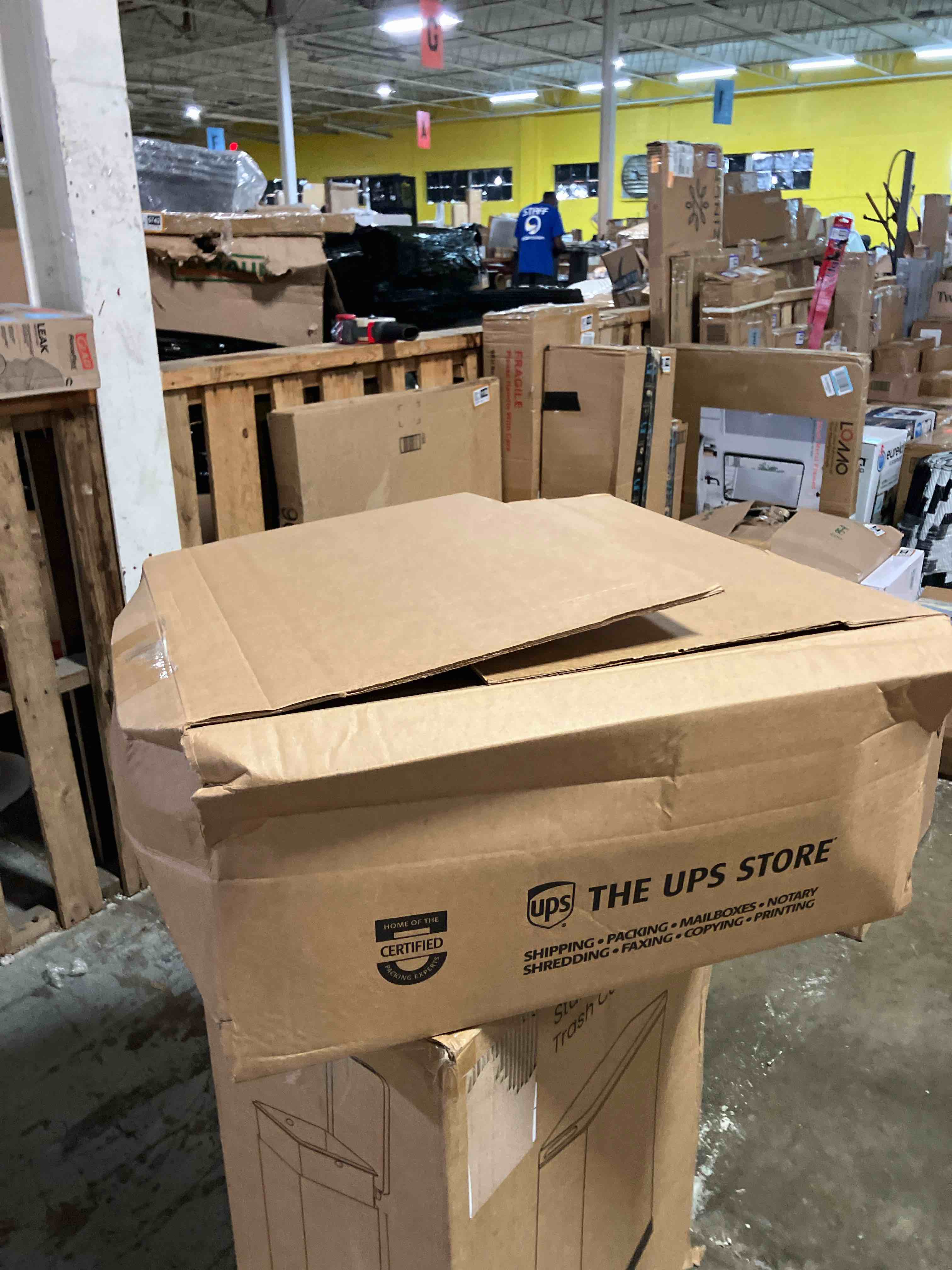 https://s3.amazonaws.com/lotting-images-prod/phillipi/BRN1921128_1753453252425.jpeg