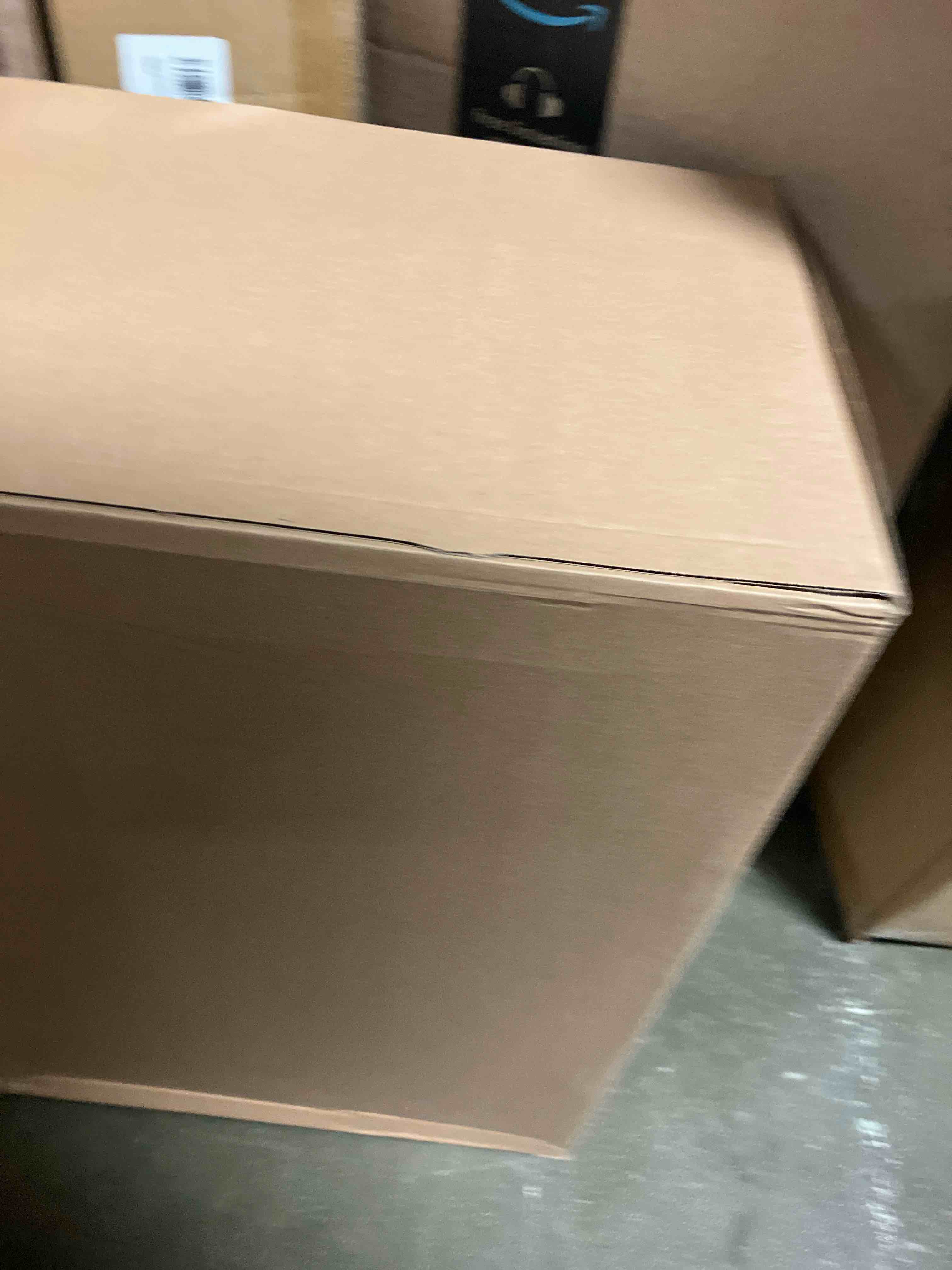 https://s3.amazonaws.com/lotting-images-prod/phillipi/BRN1921189_1753905025737.jpeg