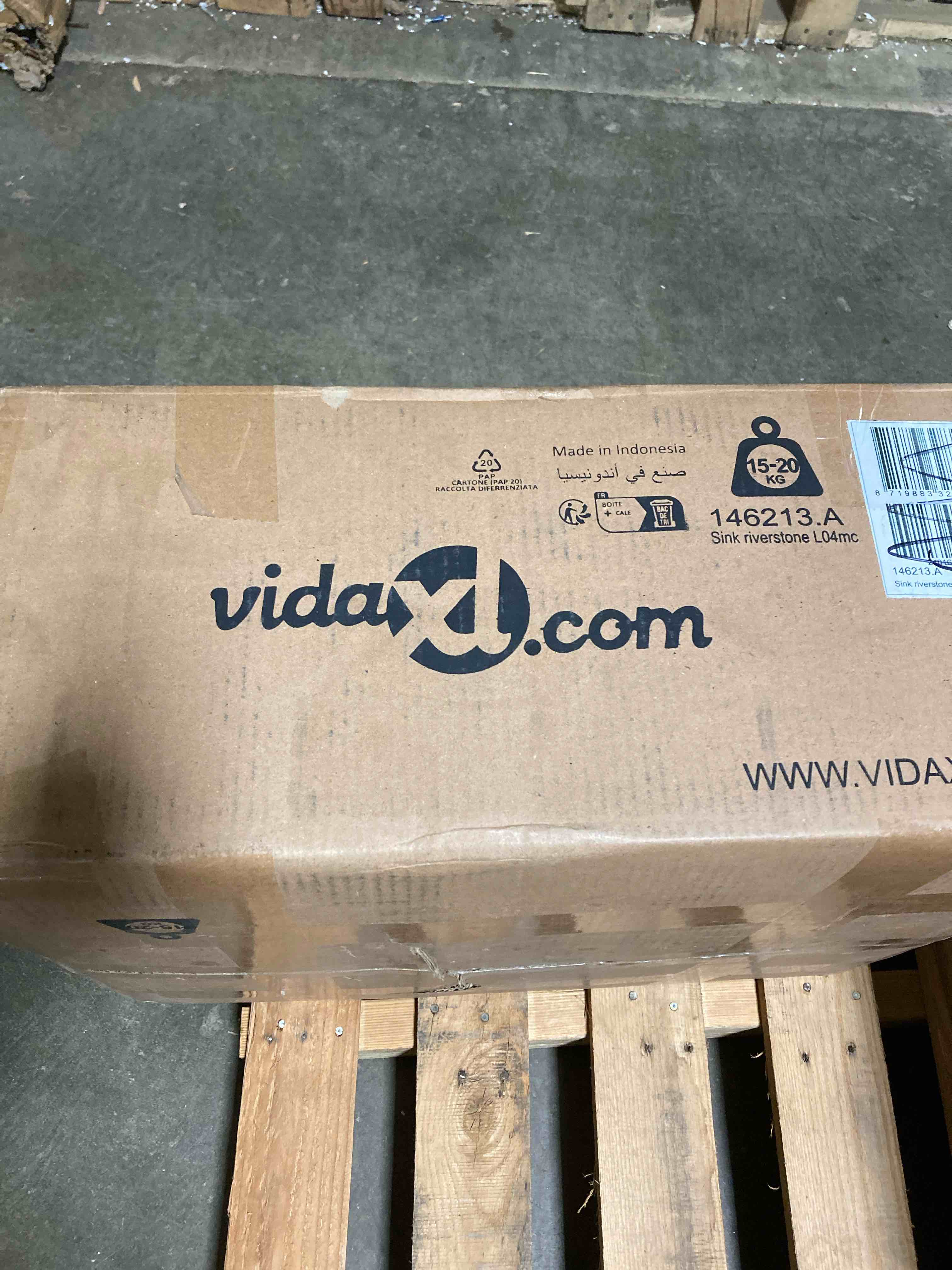 https://s3.amazonaws.com/lotting-images-prod/phillipi/BRN1921975_1754485627471.jpeg