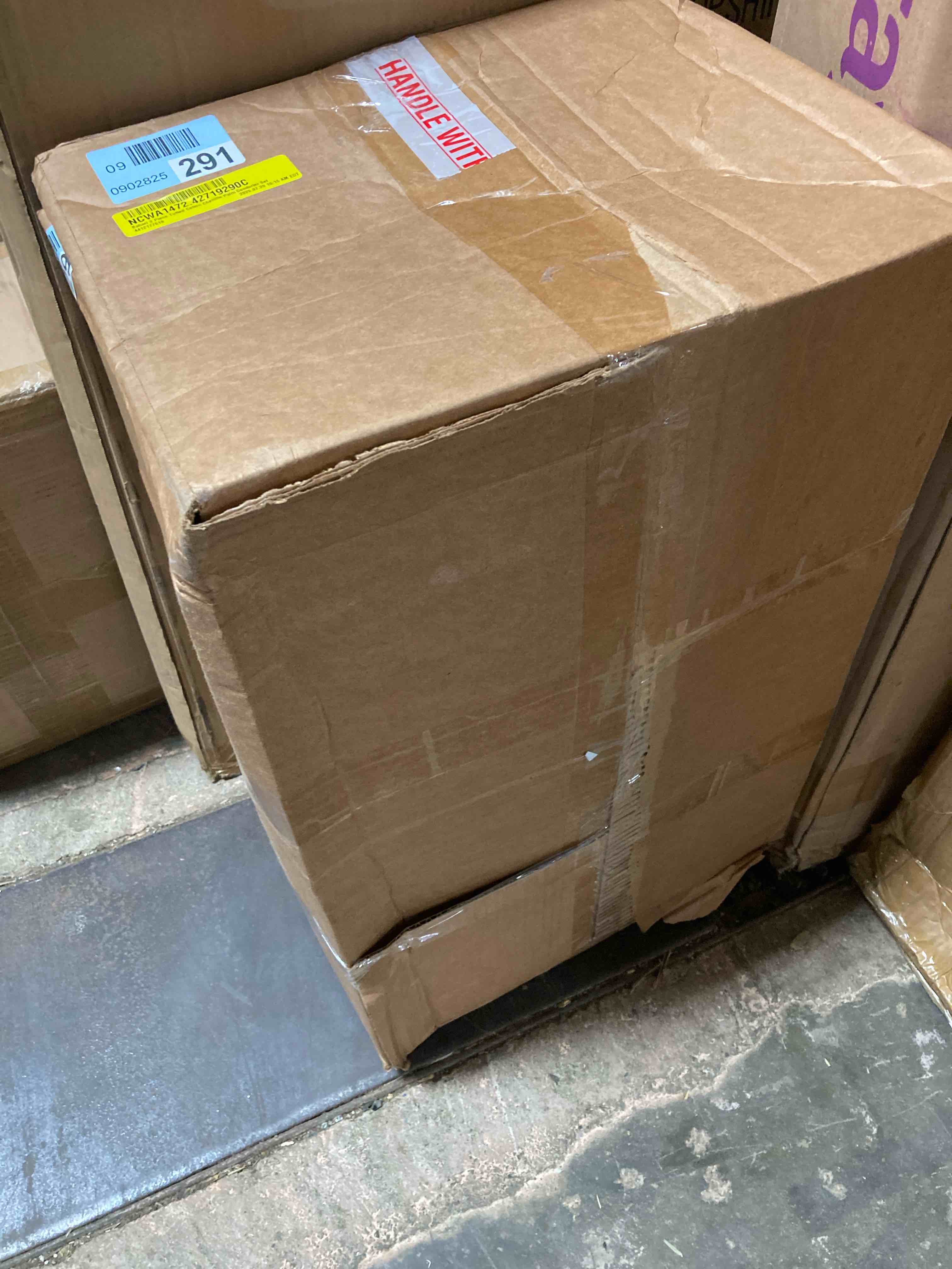 https://s3.amazonaws.com/lotting-images-prod/phillipi/BRN1922015_1754496565389.jpeg