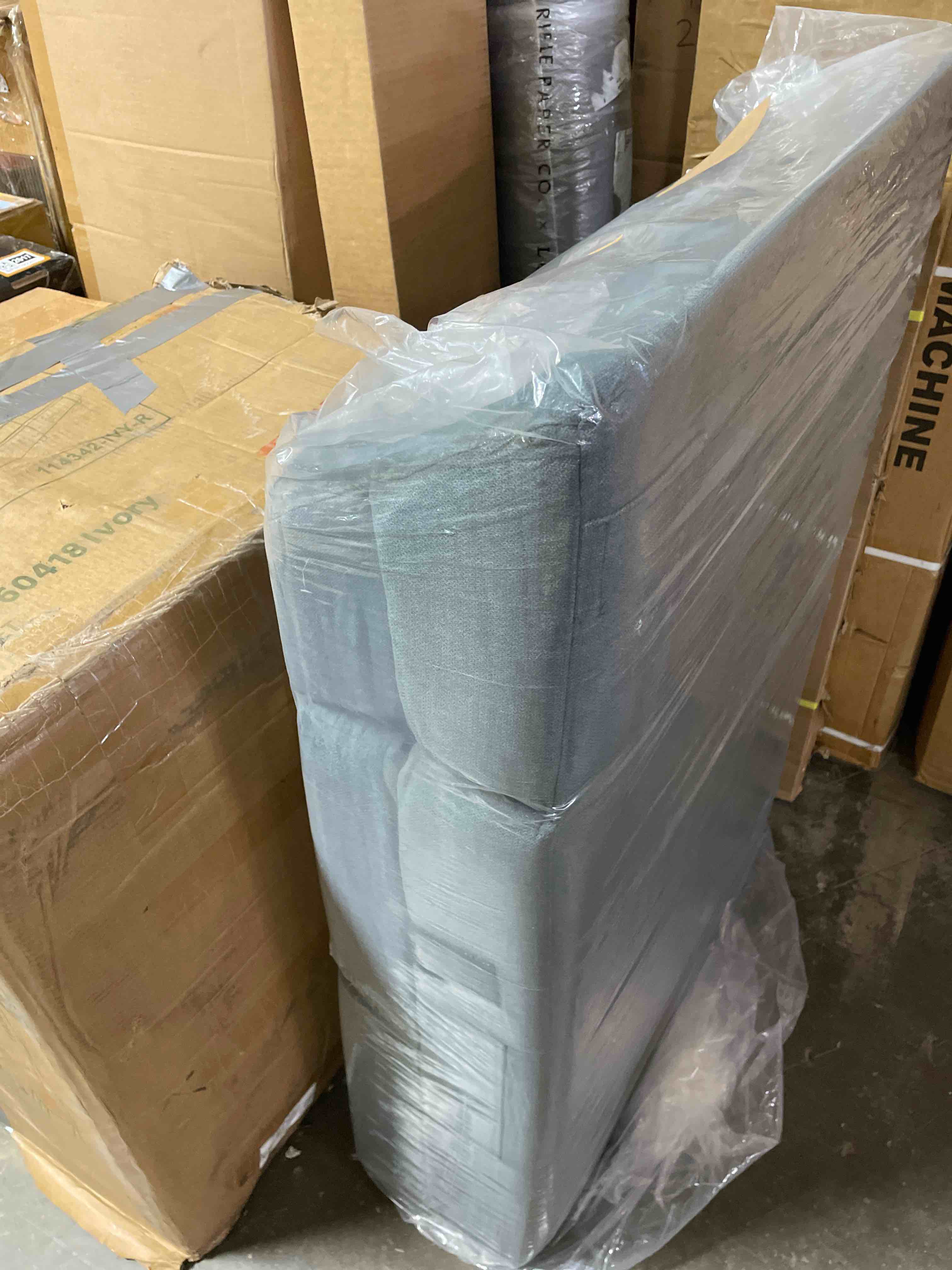 https://s3.amazonaws.com/lotting-images-prod/phillipi/BRN1922042_1754507980932.jpeg