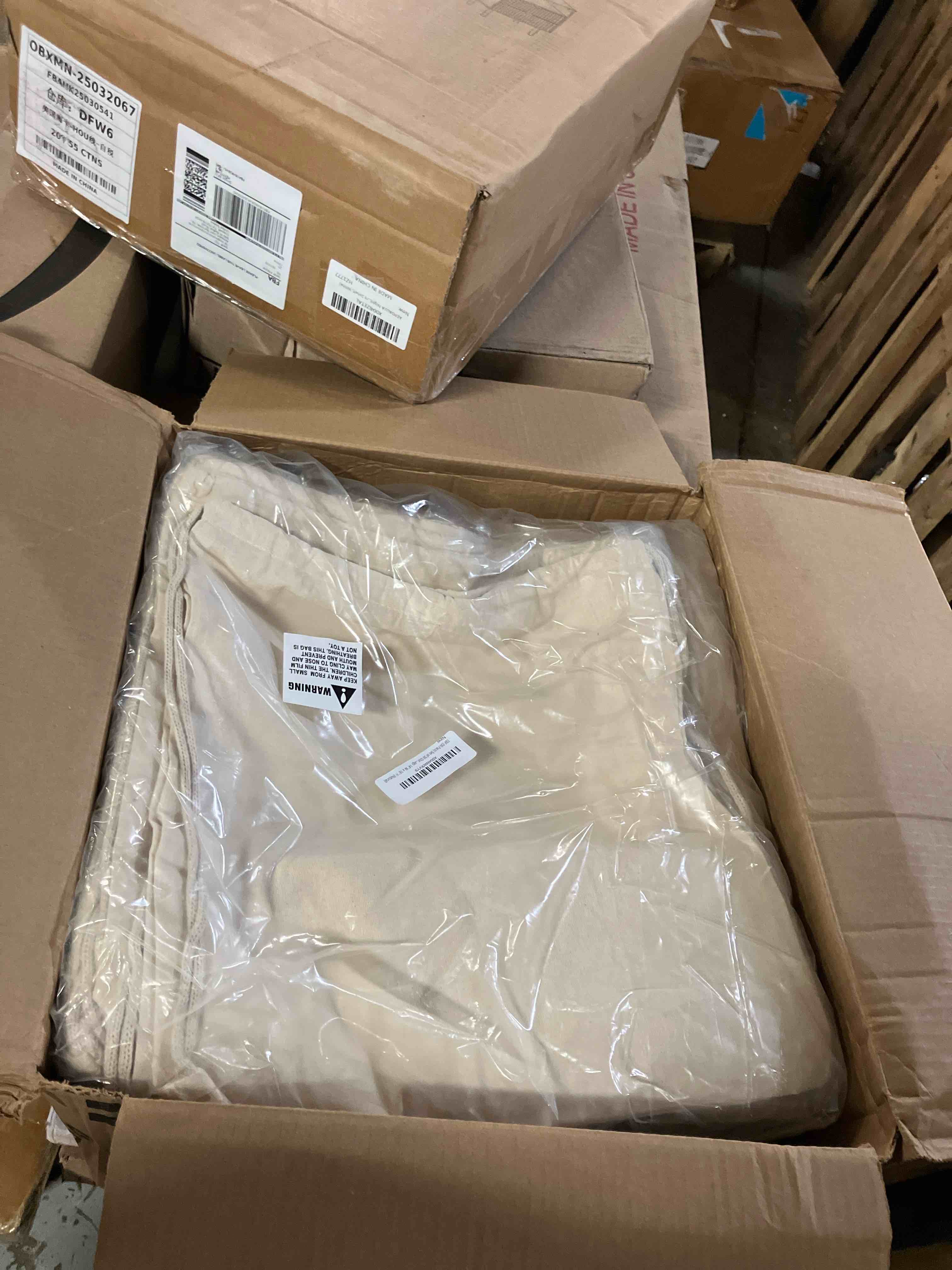 https://s3.amazonaws.com/lotting-images-prod/phillipi/BRN1922193_1754492097014.jpeg