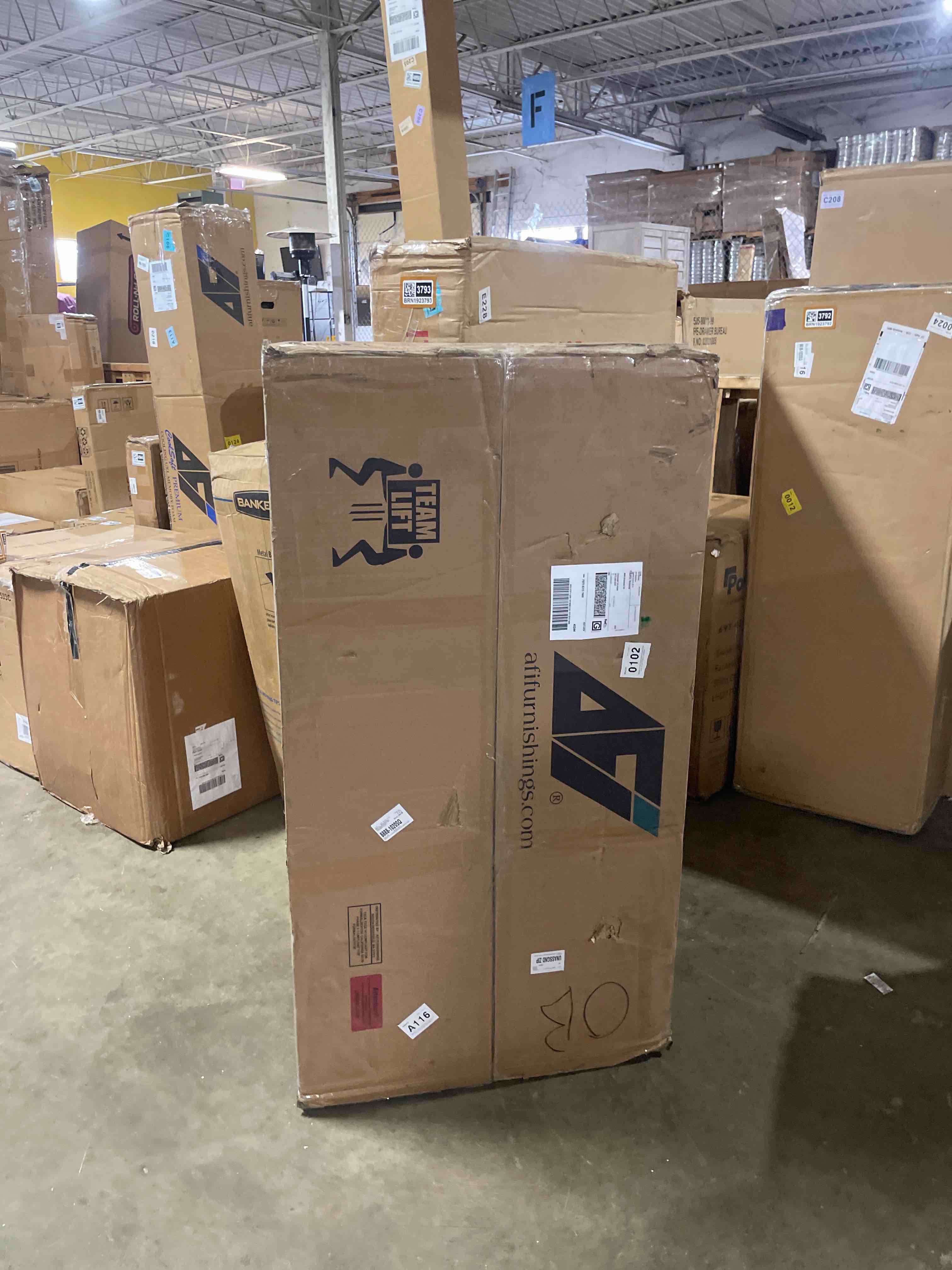 https://s3.amazonaws.com/lotting-images-prod/phillipi/BRN1923794_1758568233947.jpeg
