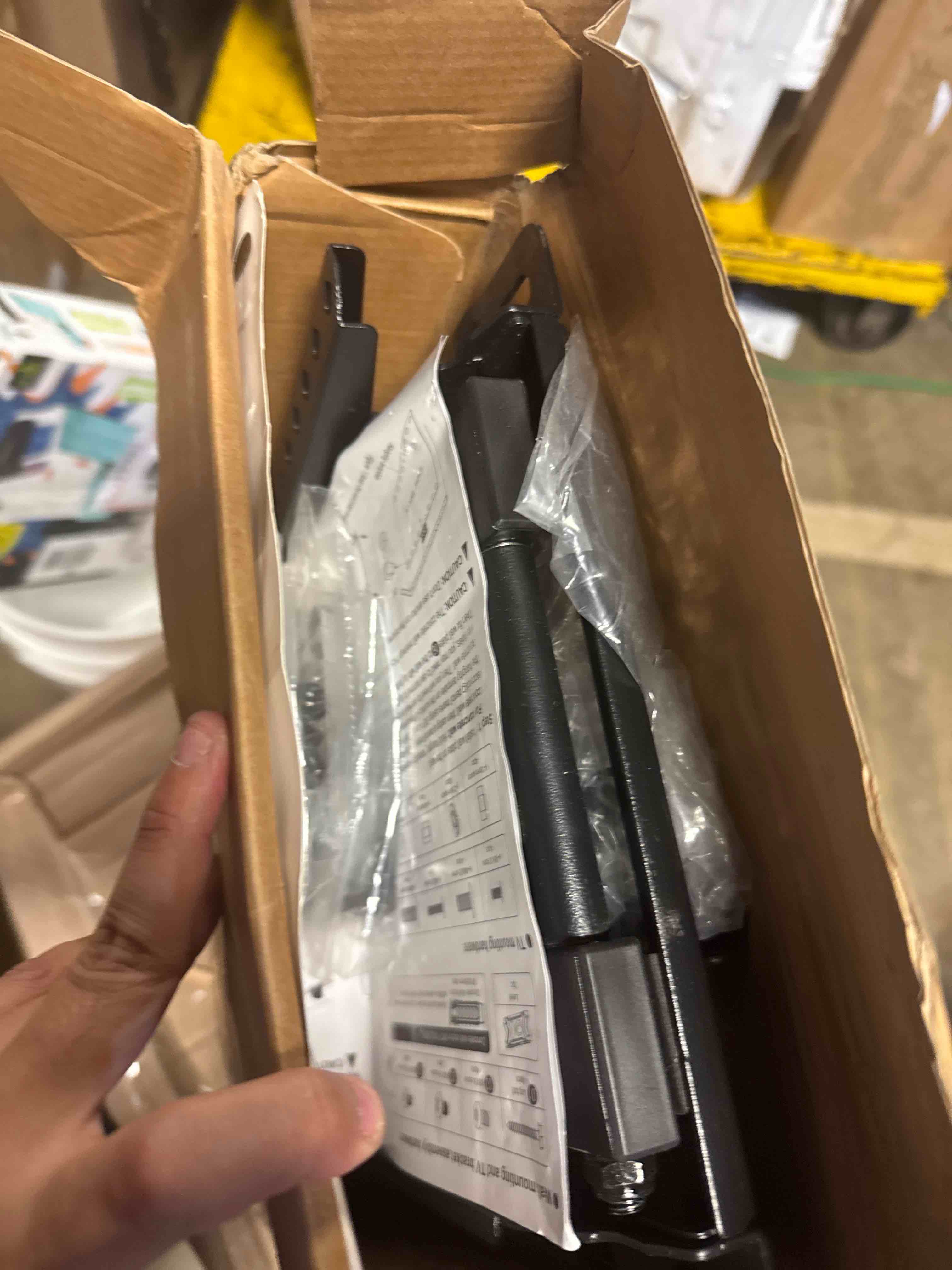 https://s3.amazonaws.com/lotting-images-prod/phillipi/BRN1924136_1753717002644.jpeg
