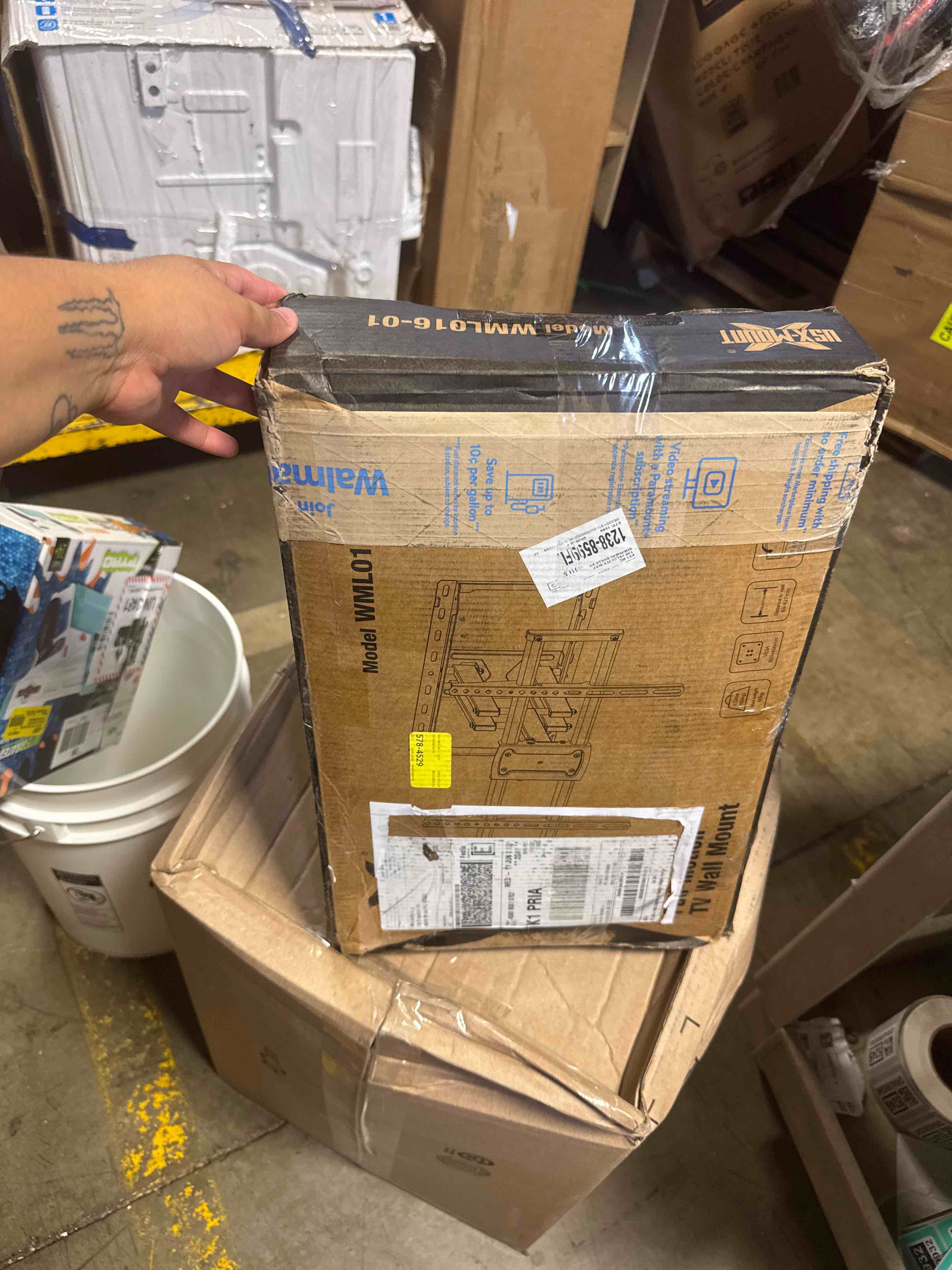 https://s3.amazonaws.com/lotting-images-prod/phillipi/BRN1924136_1753717014576.jpeg