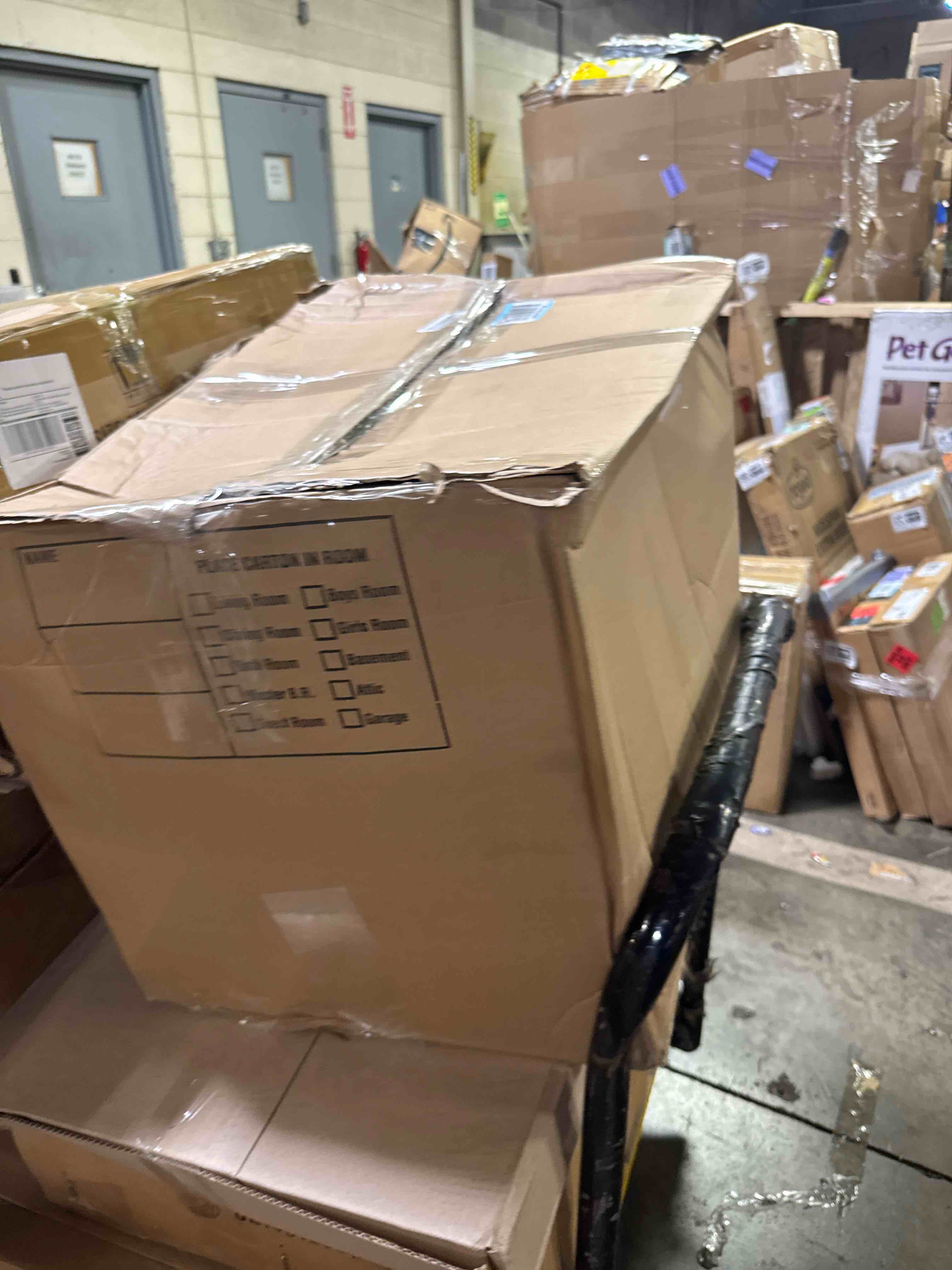 https://s3.amazonaws.com/lotting-images-prod/phillipi/BRN1924198_1753818039691.jpeg