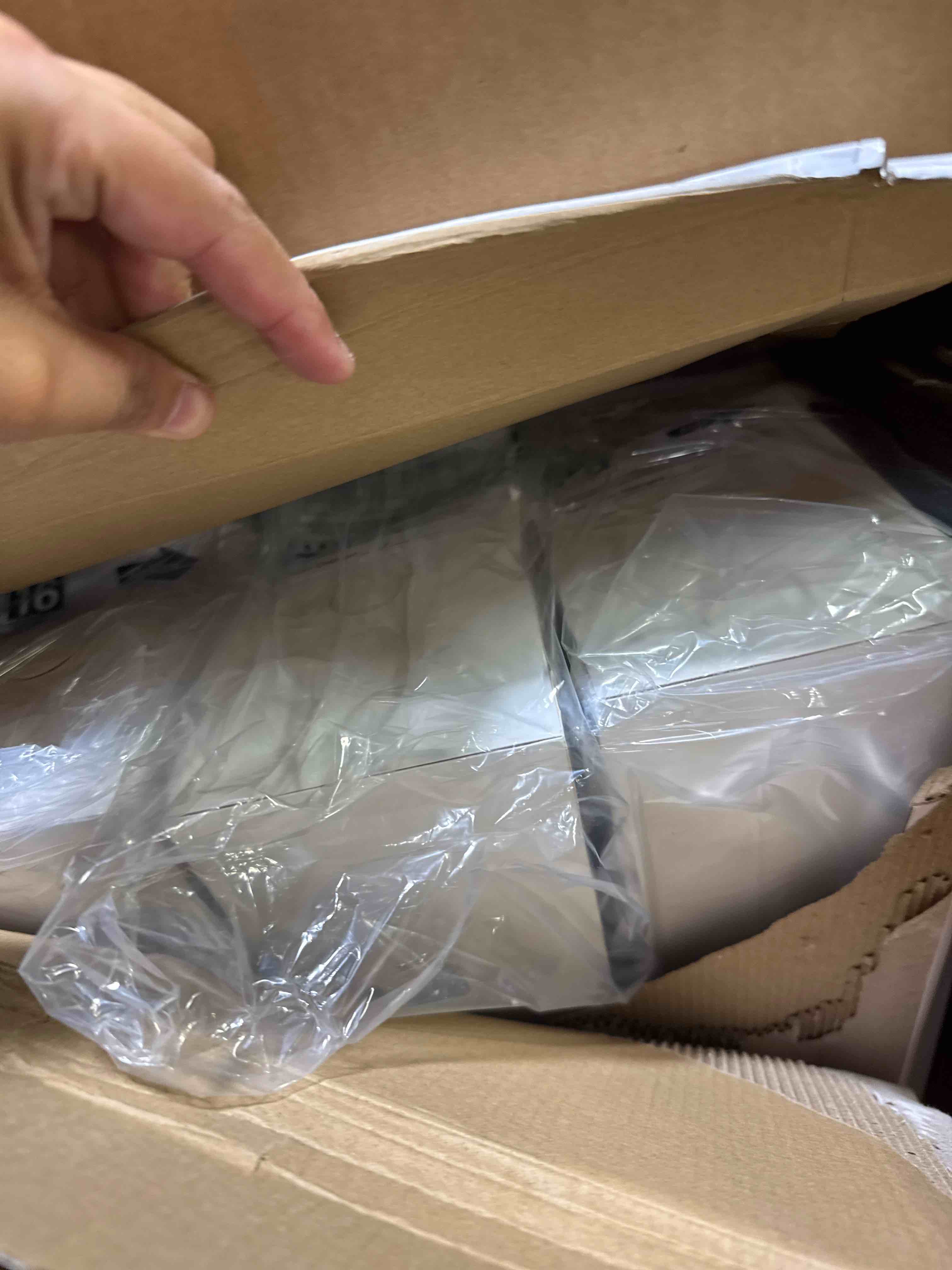 https://s3.amazonaws.com/lotting-images-prod/phillipi/BRN1924232_1753880696047.jpeg