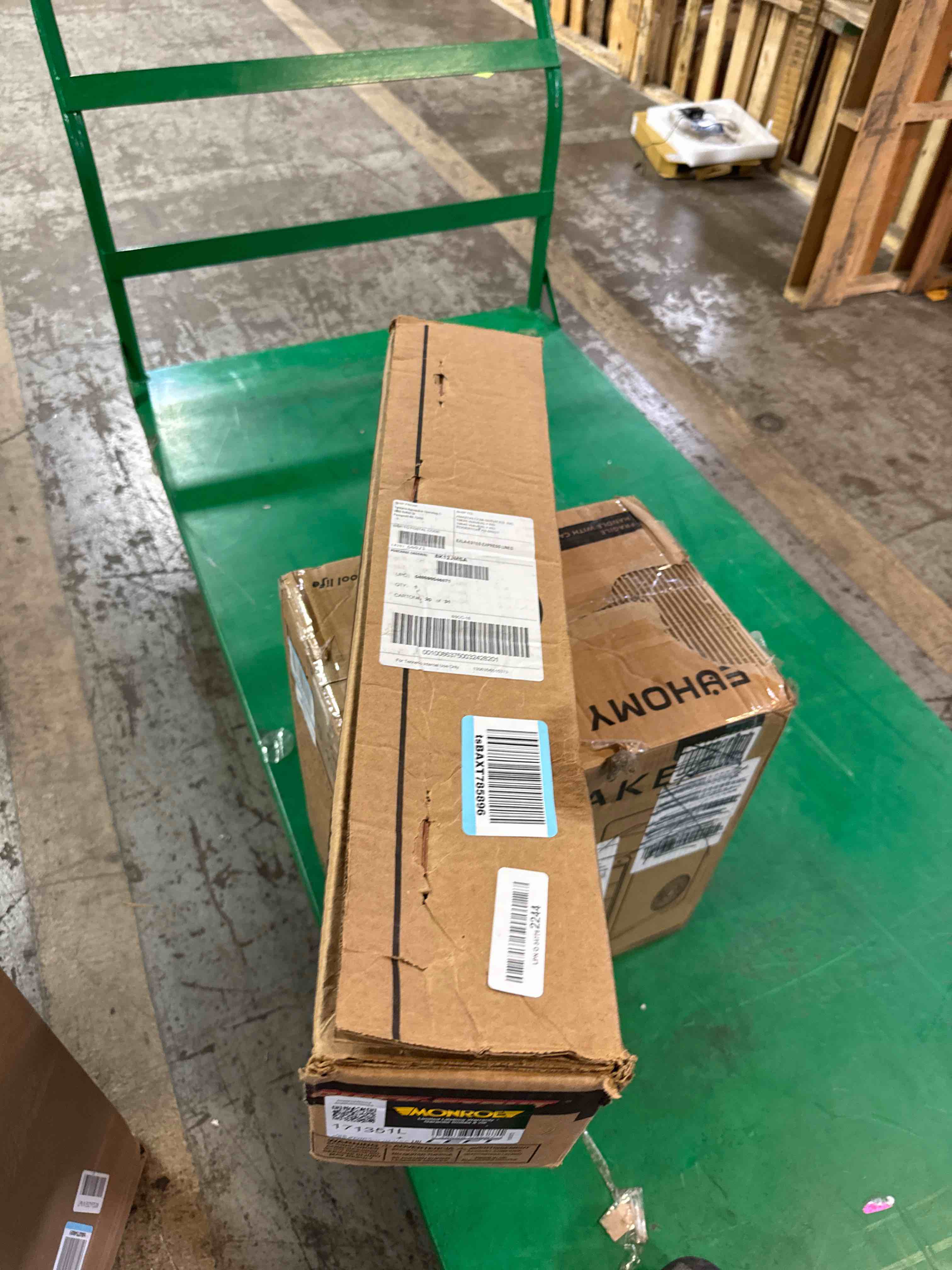 https://s3.amazonaws.com/lotting-images-prod/phillipi/BRN1924254_1753899091998.jpeg