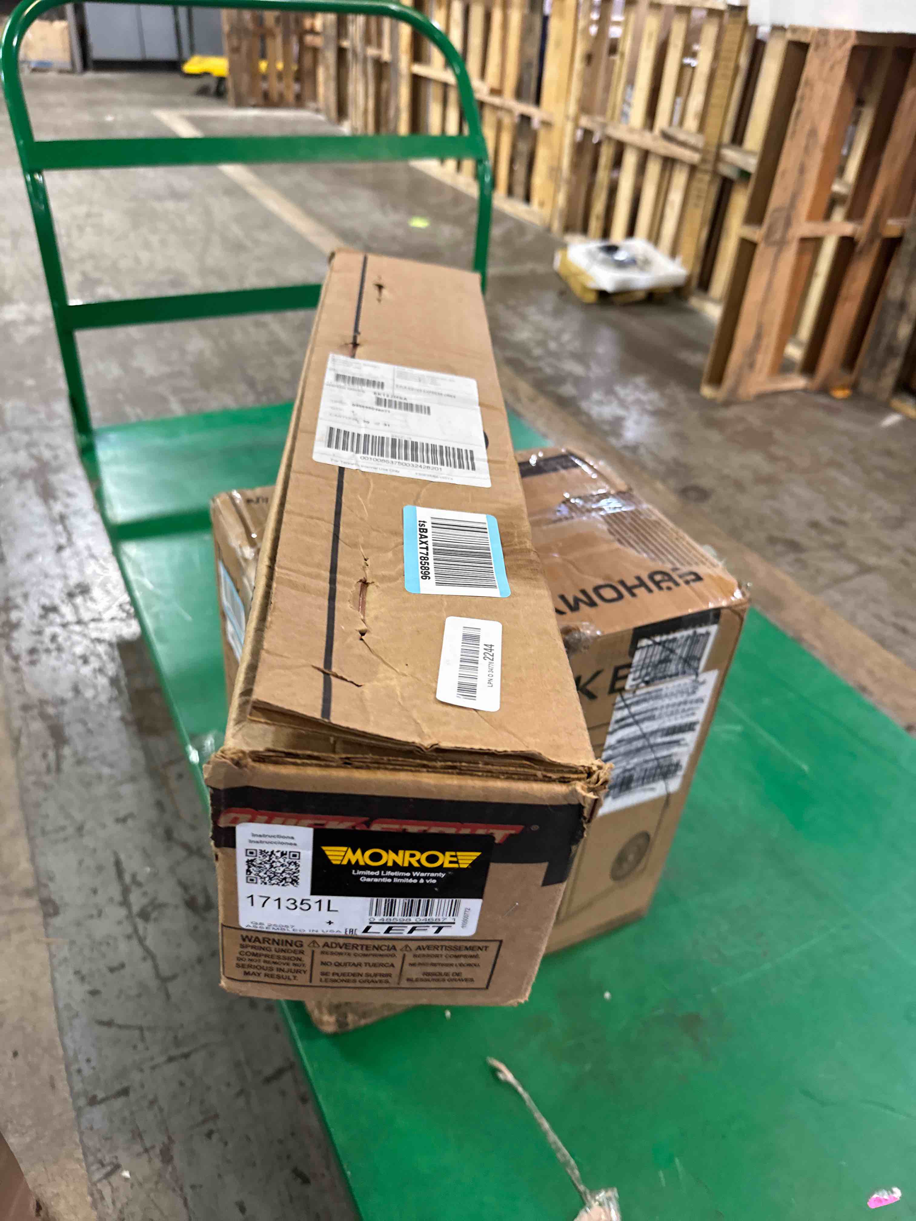 https://s3.amazonaws.com/lotting-images-prod/phillipi/BRN1924254_1753899092858.jpeg