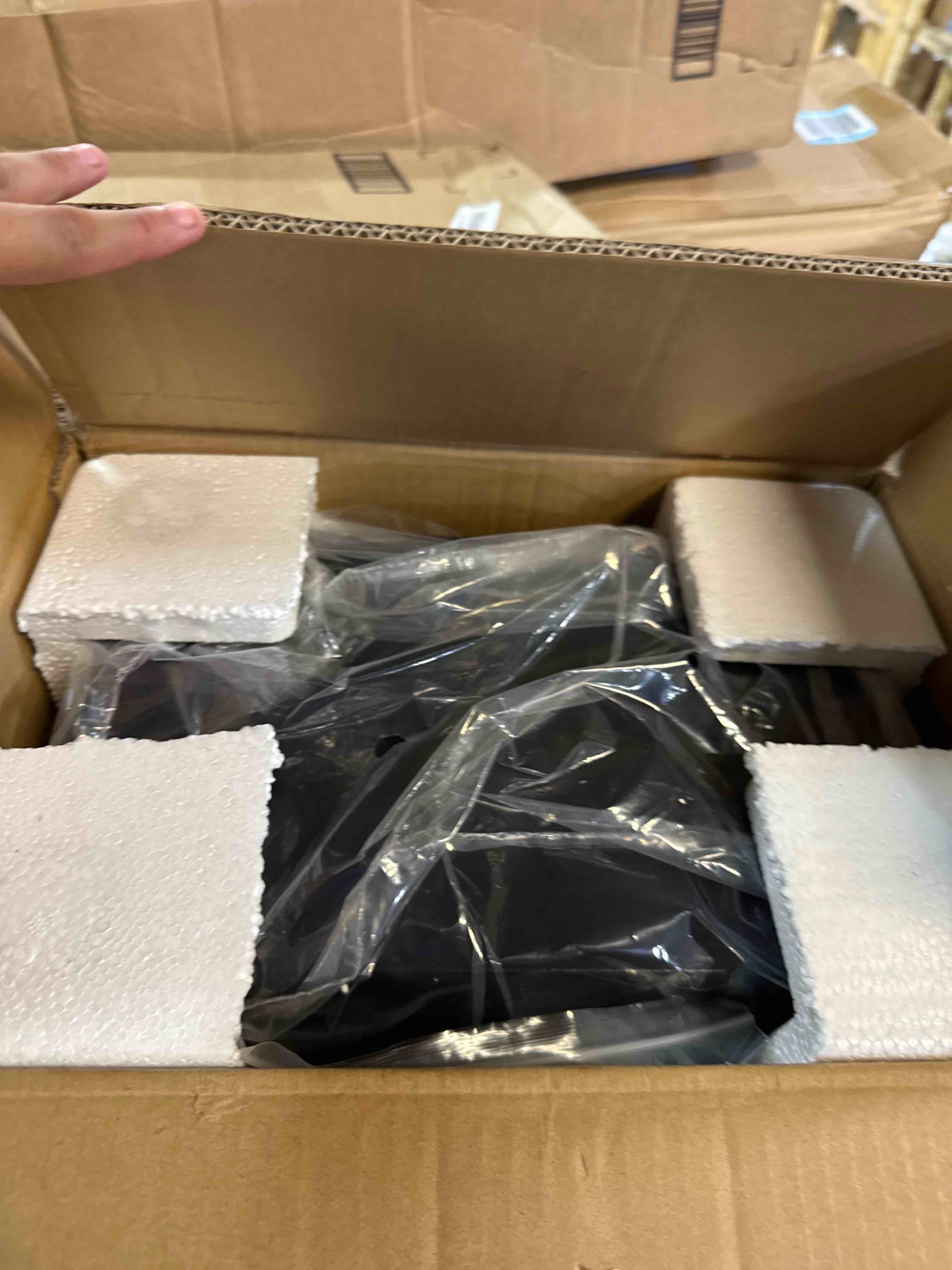 https://s3.amazonaws.com/lotting-images-prod/phillipi/BRN1924258_1753900397331.jpeg