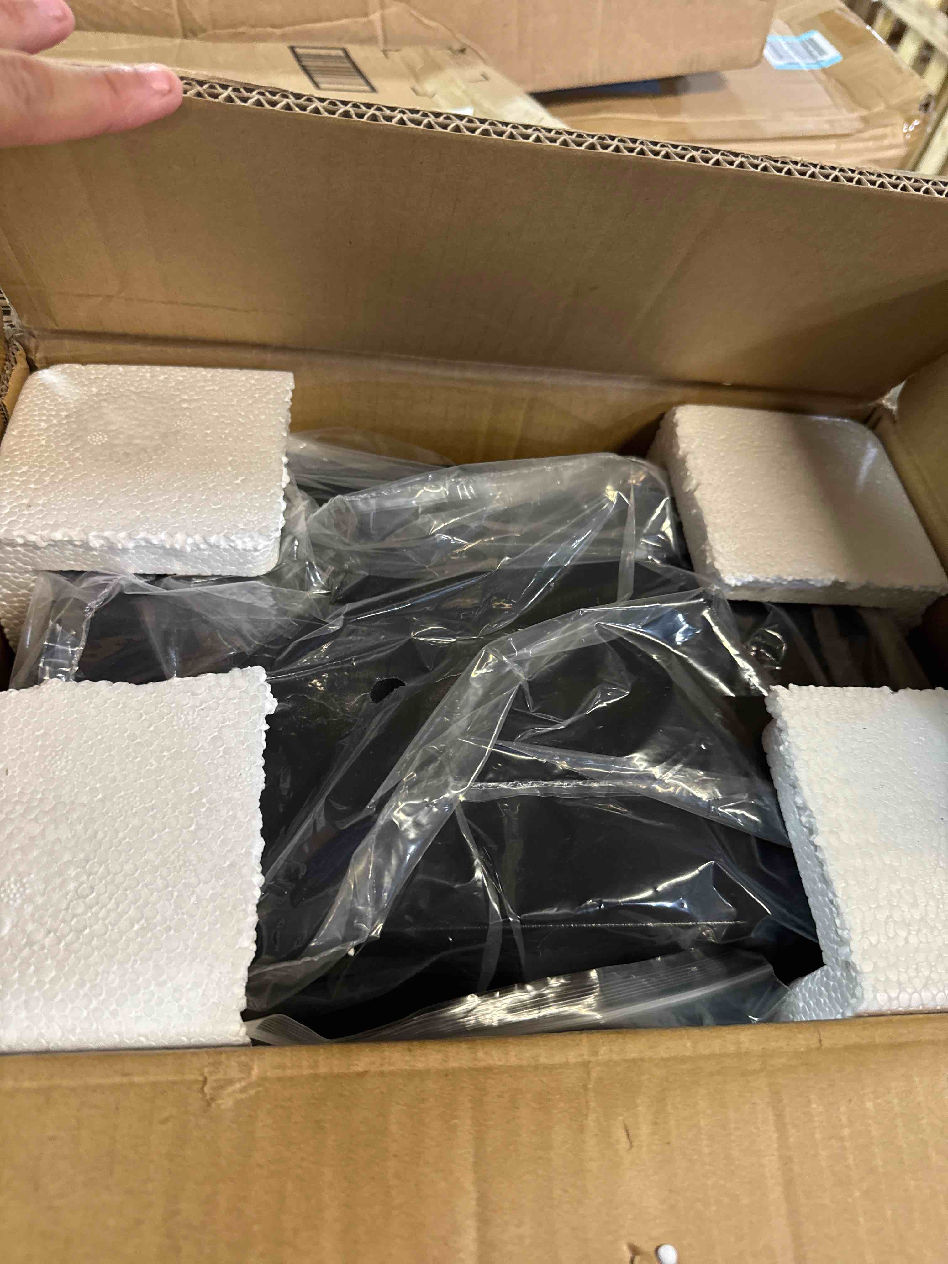 https://s3.amazonaws.com/lotting-images-prod/phillipi/BRN1924258_1753900398109.jpeg