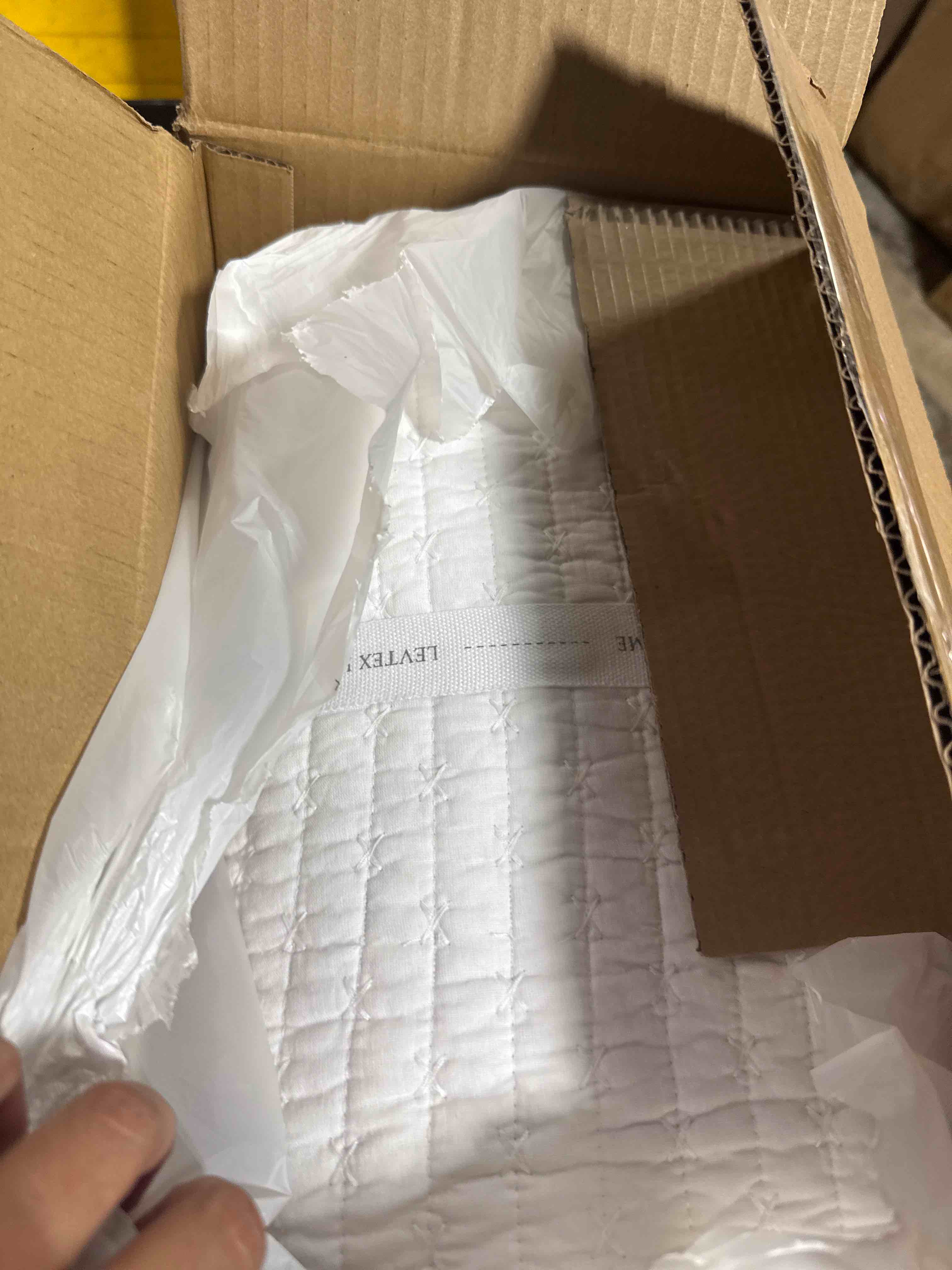 https://s3.amazonaws.com/lotting-images-prod/phillipi/BRN1924304_1753990418202.jpeg