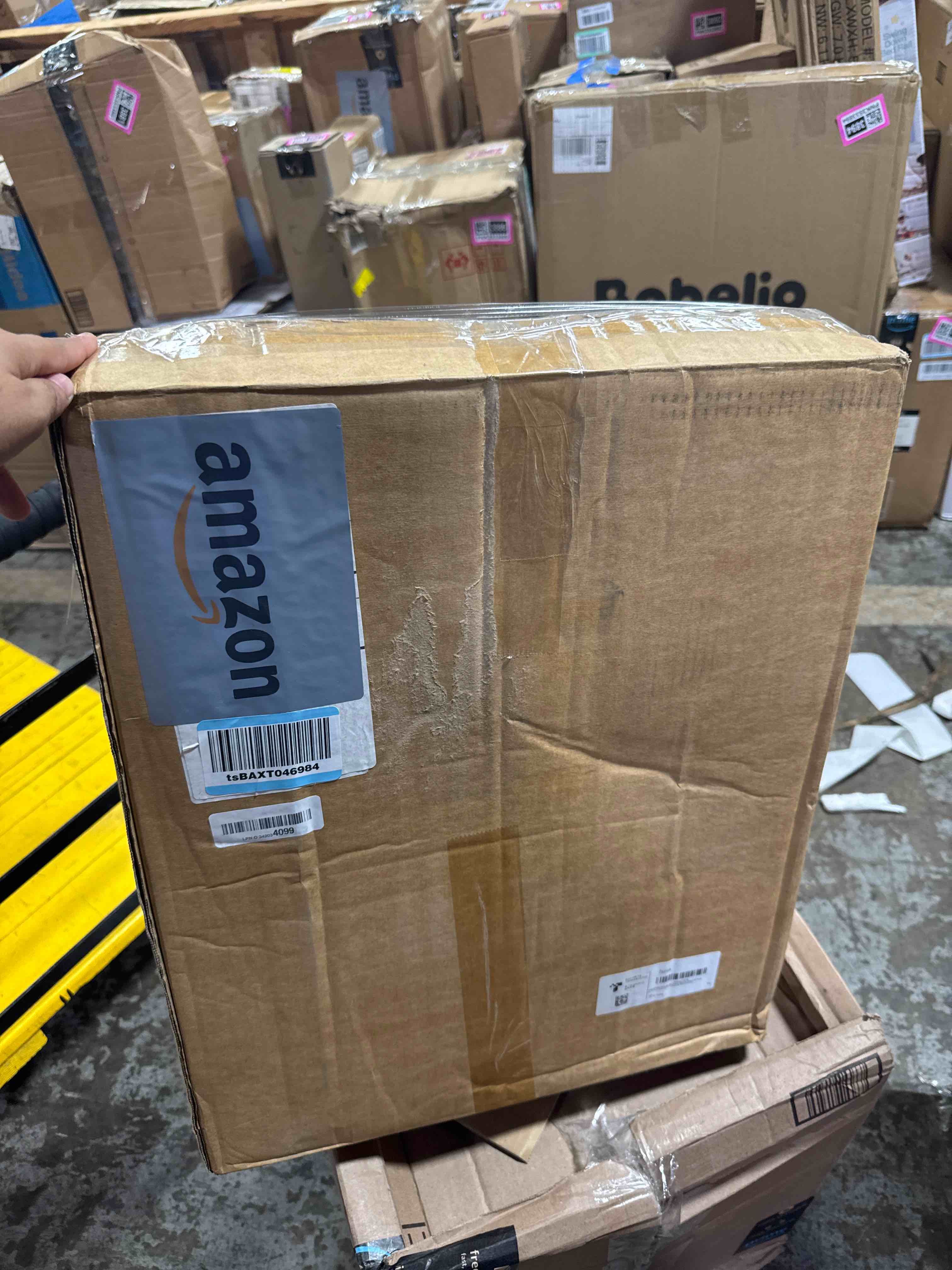 https://s3.amazonaws.com/lotting-images-prod/phillipi/BRN1924309_1753991065534.jpeg