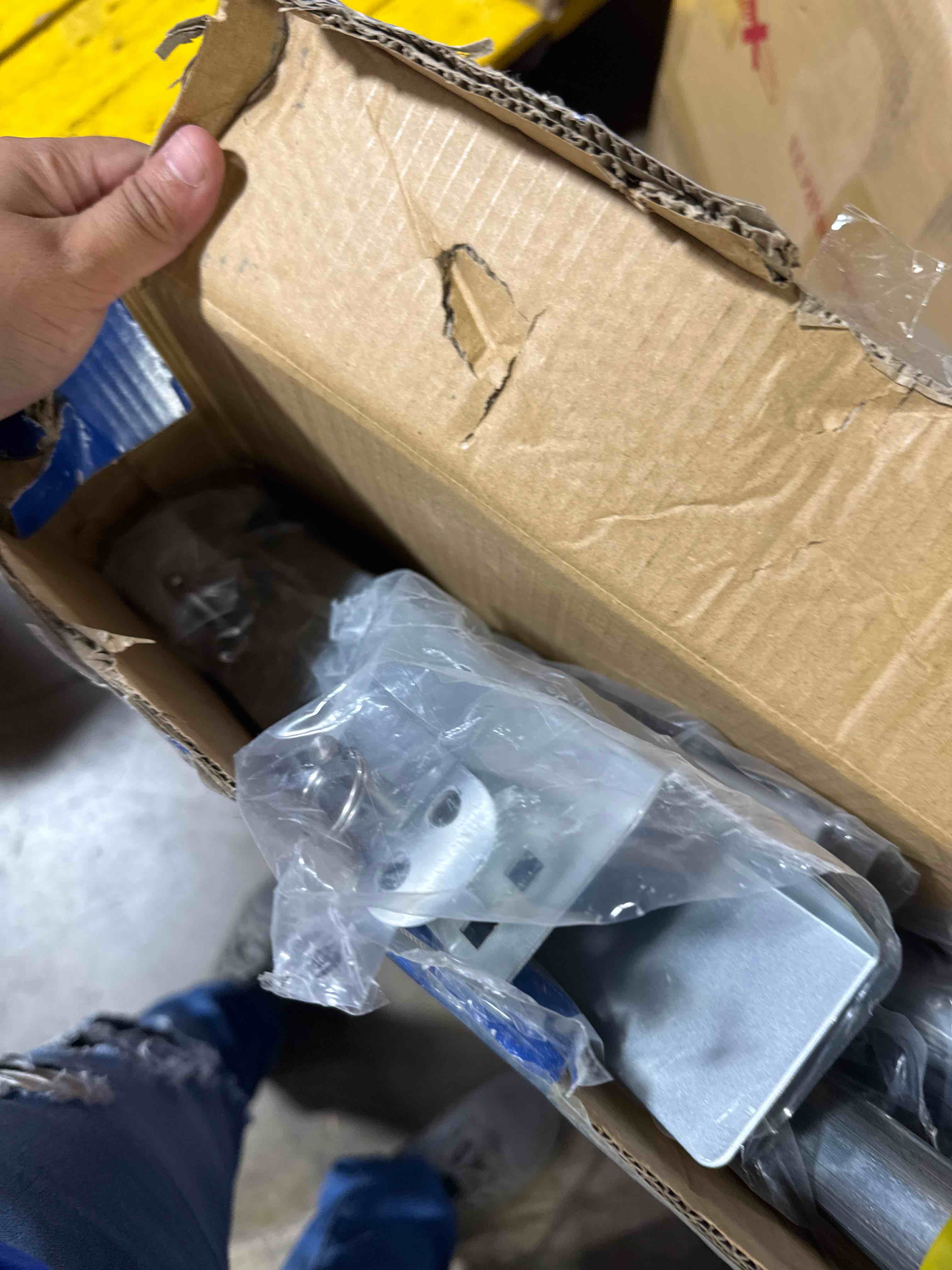 https://s3.amazonaws.com/lotting-images-prod/phillipi/BRN1924622_1755096154281.jpeg