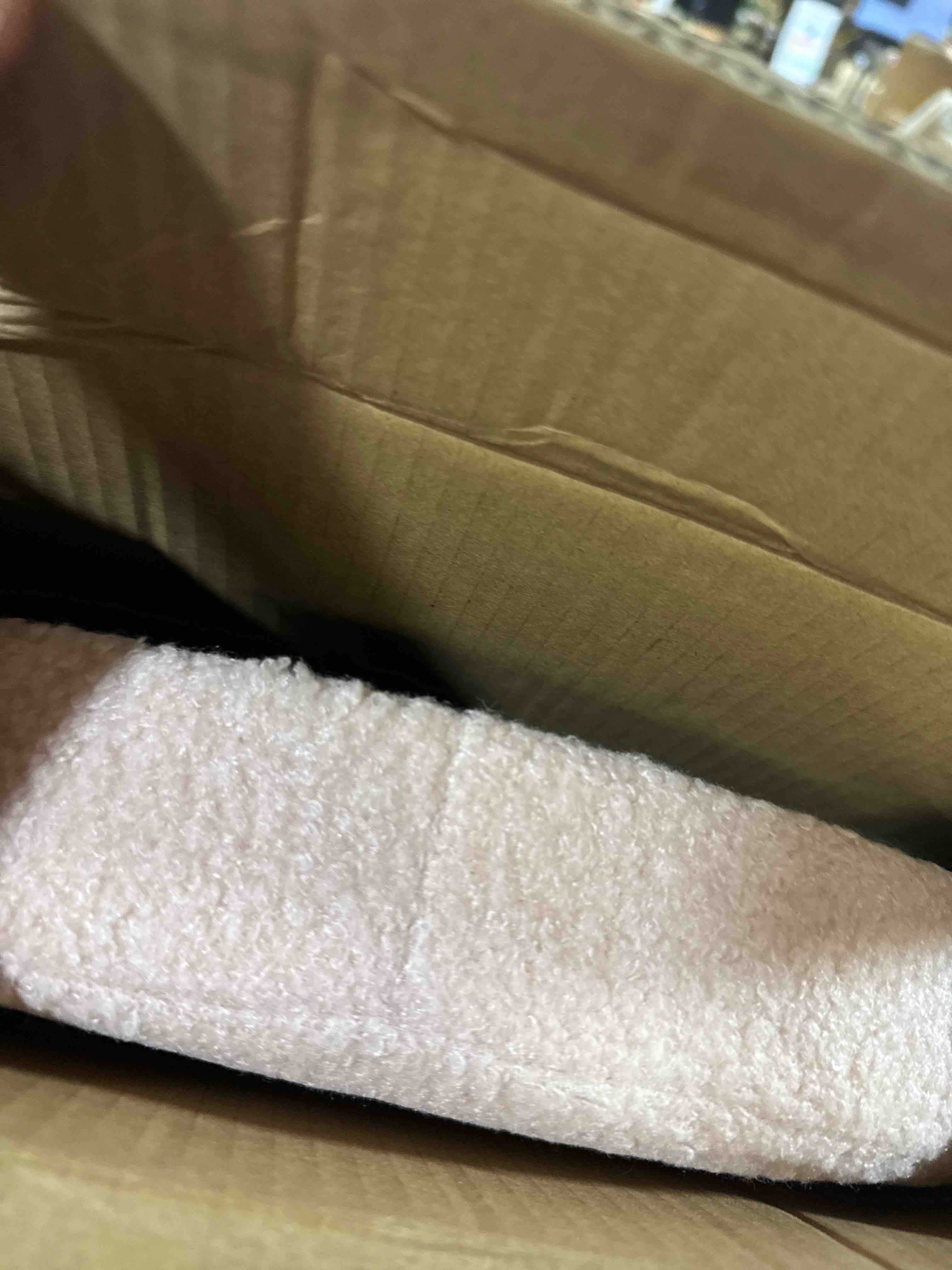 https://s3.amazonaws.com/lotting-images-prod/phillipi/BRN1924674_1755181962954.jpeg