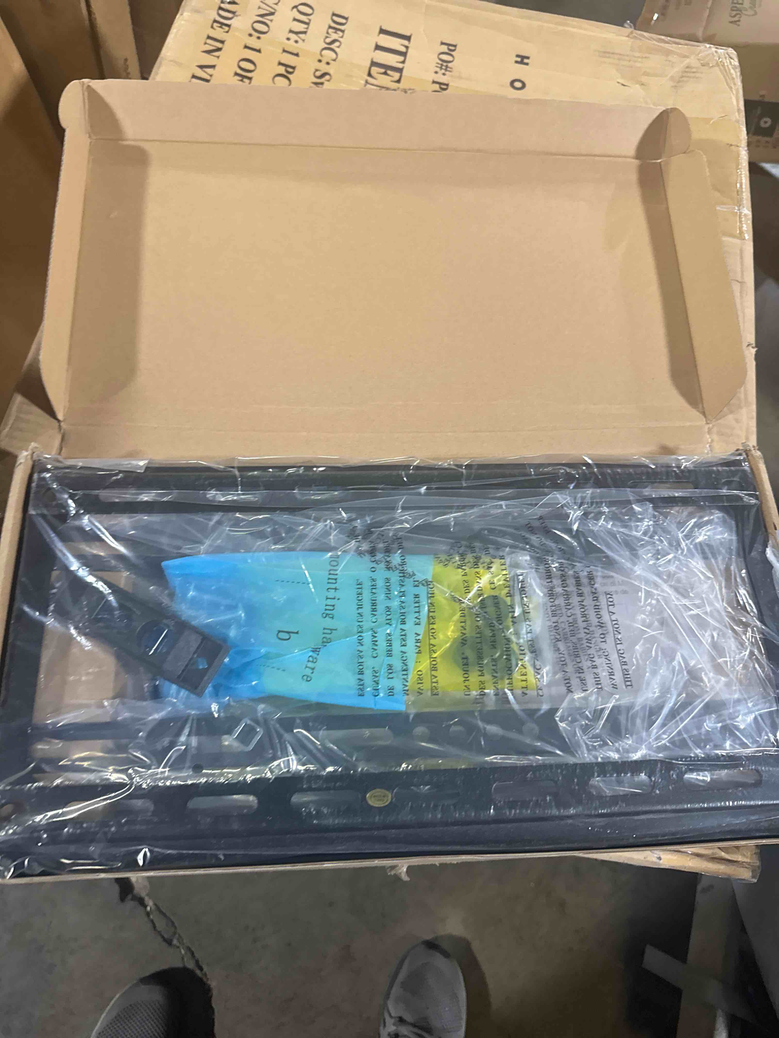 https://s3.amazonaws.com/lotting-images-prod/phillipi/BRN1924694_1755184728280.jpeg