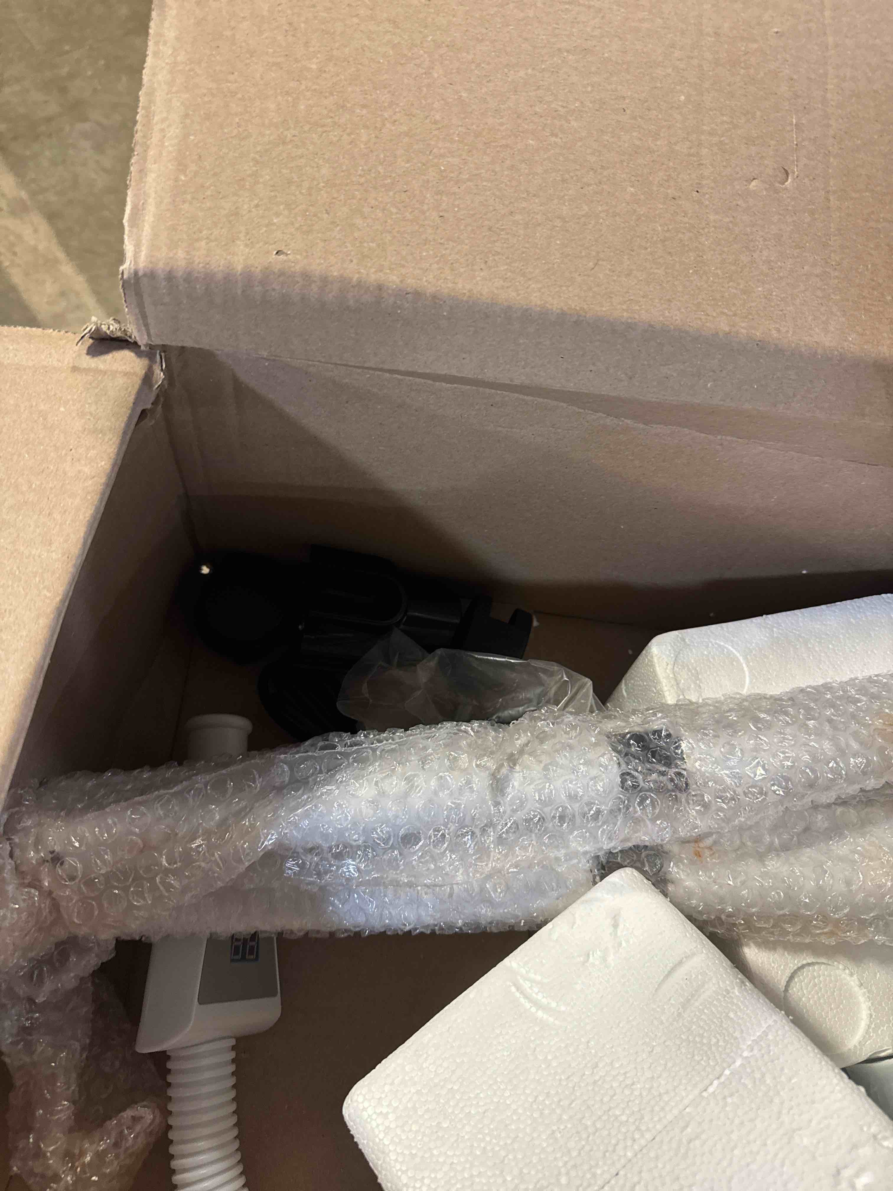 https://s3.amazonaws.com/lotting-images-prod/phillipi/BRN1924749_1755542873893.jpeg