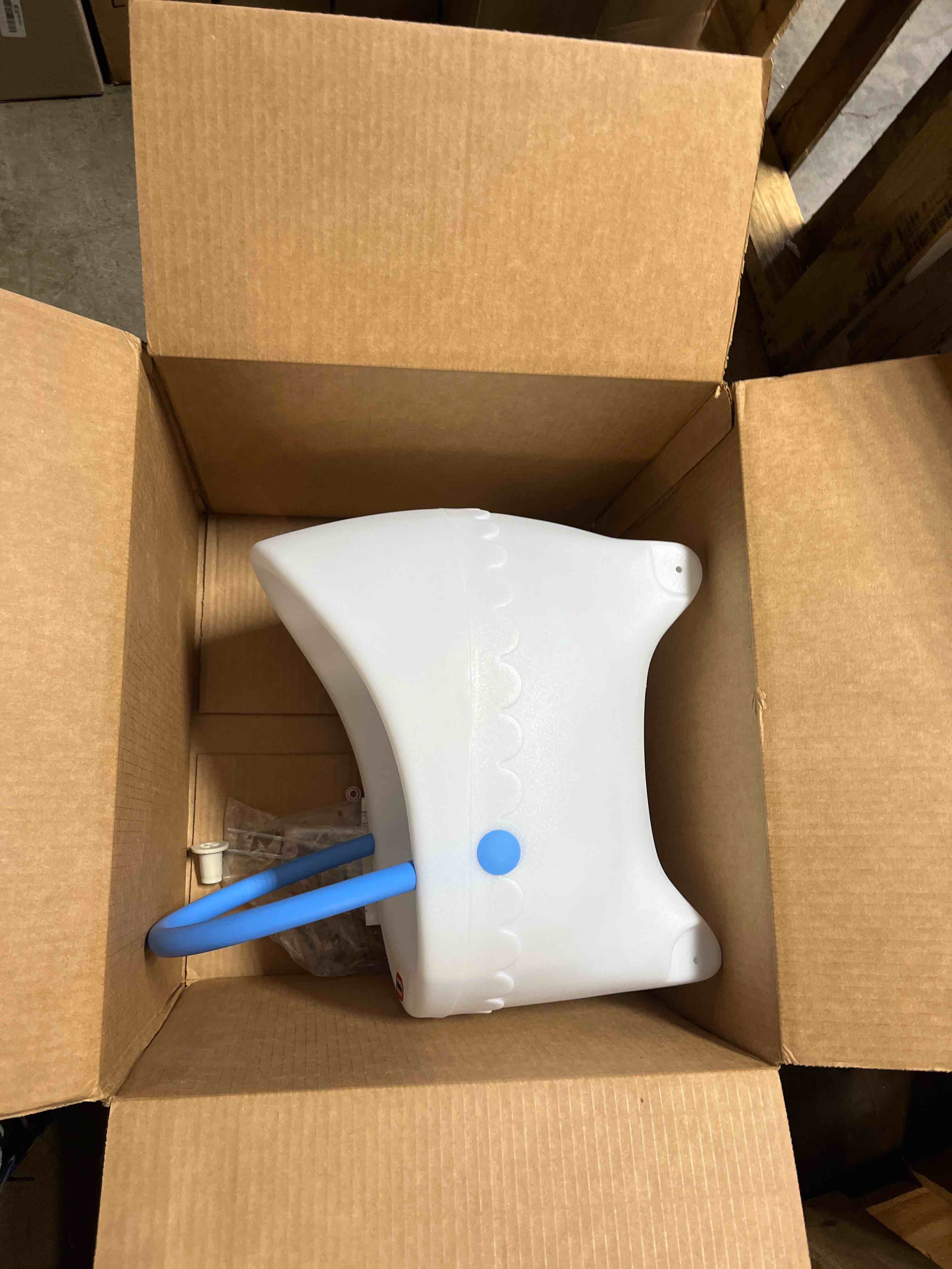 https://s3.amazonaws.com/lotting-images-prod/phillipi/BRN1925157_1756910838004.jpeg