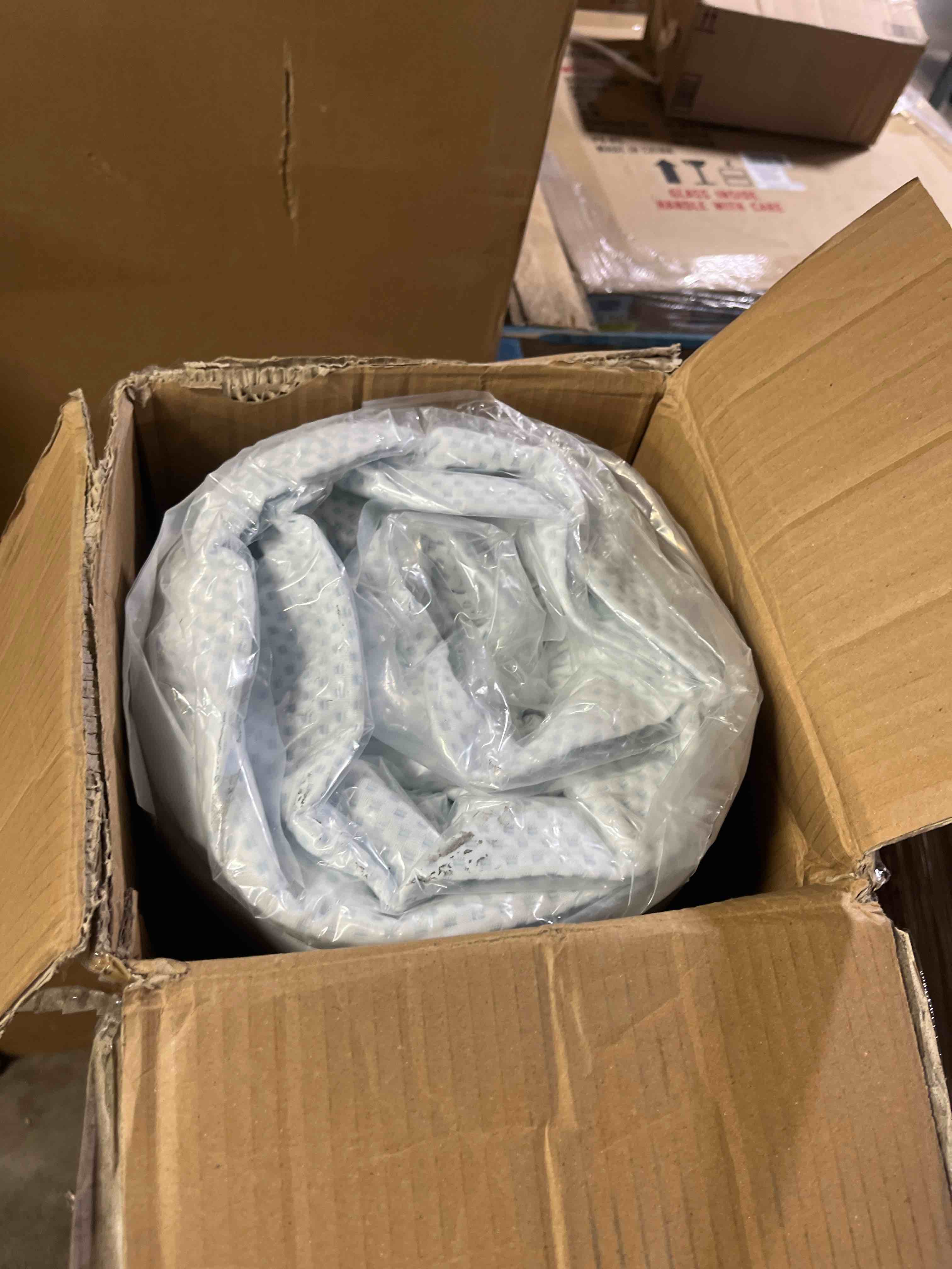 https://s3.amazonaws.com/lotting-images-prod/phillipi/BRN1925249_1757522680349.jpeg