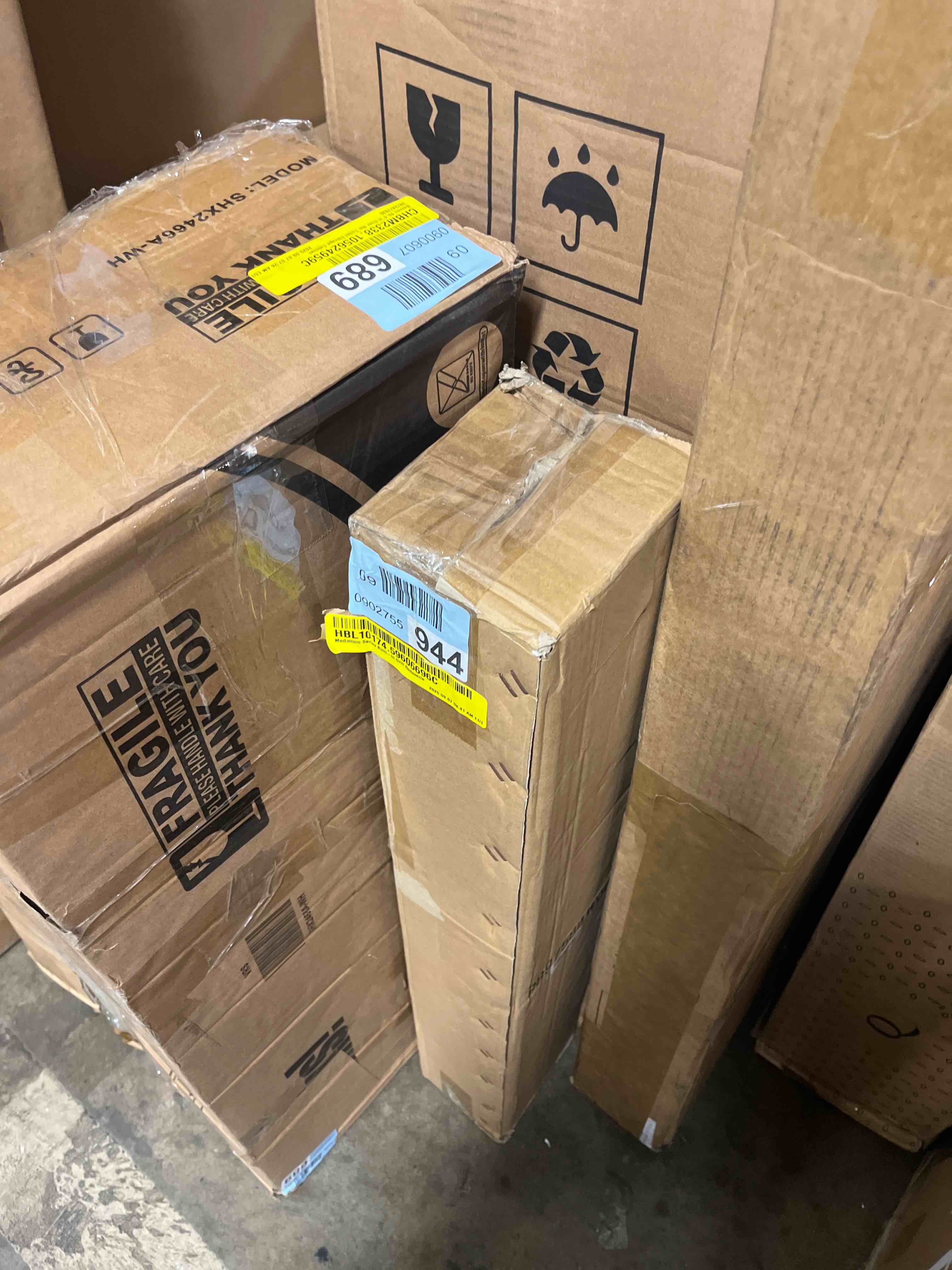 https://s3.amazonaws.com/lotting-images-prod/phillipi/BRN1925255_1757526954797.jpeg