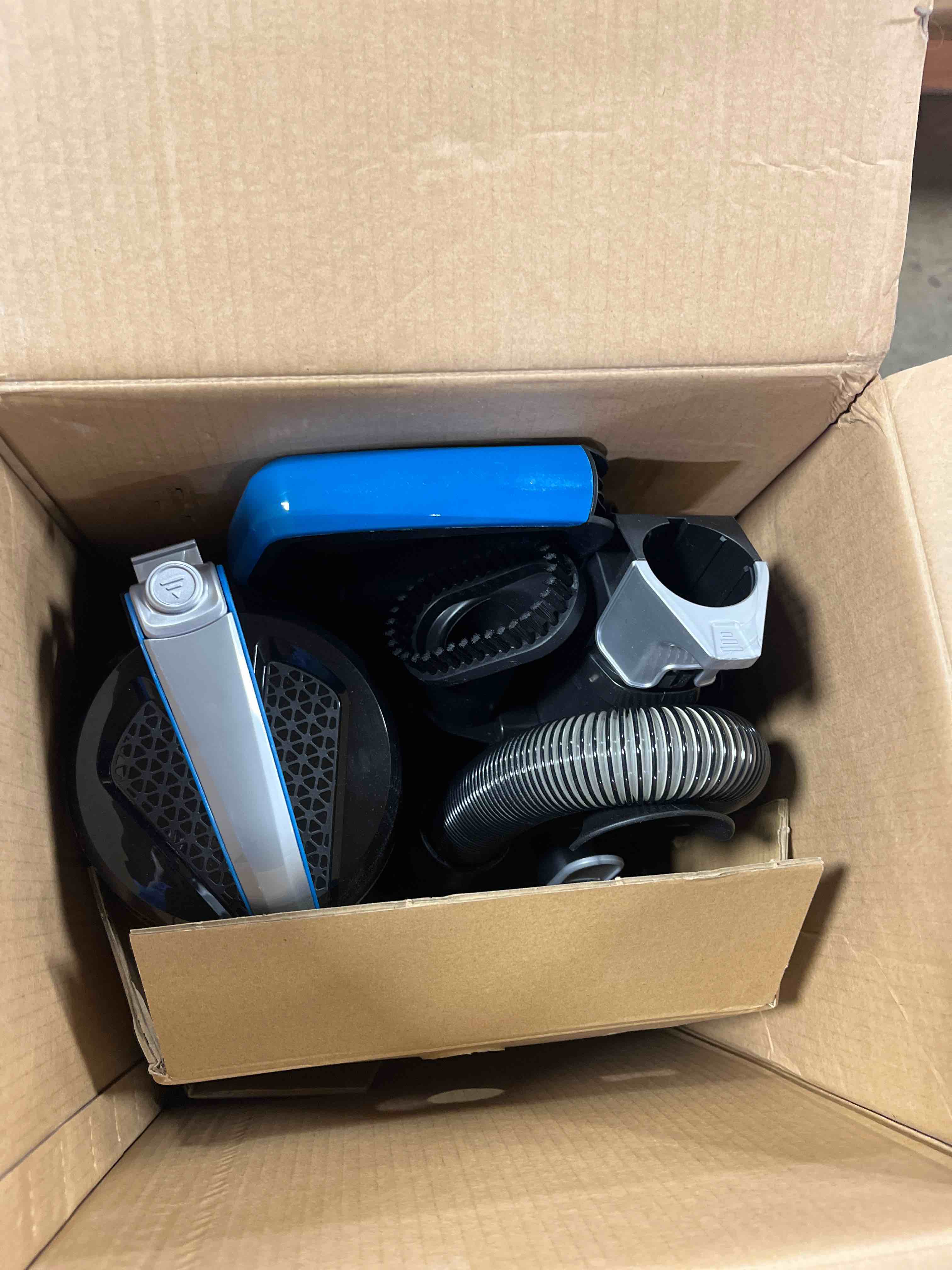 https://s3.amazonaws.com/lotting-images-prod/phillipi/BRN1925421_1758726200592.jpeg