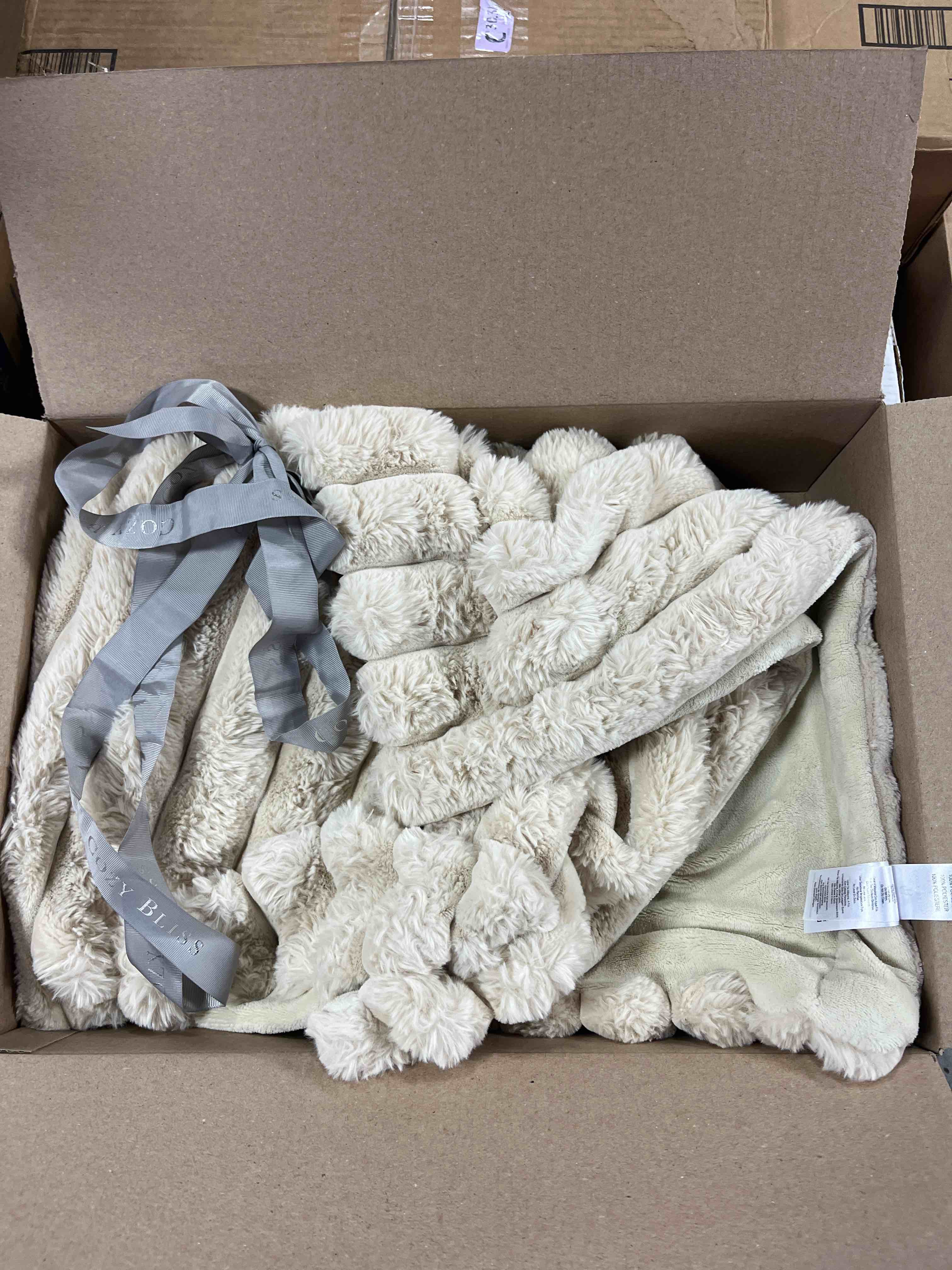 https://s3.amazonaws.com/lotting-images-prod/phillipi/BRN1925422_1758725987193.jpeg