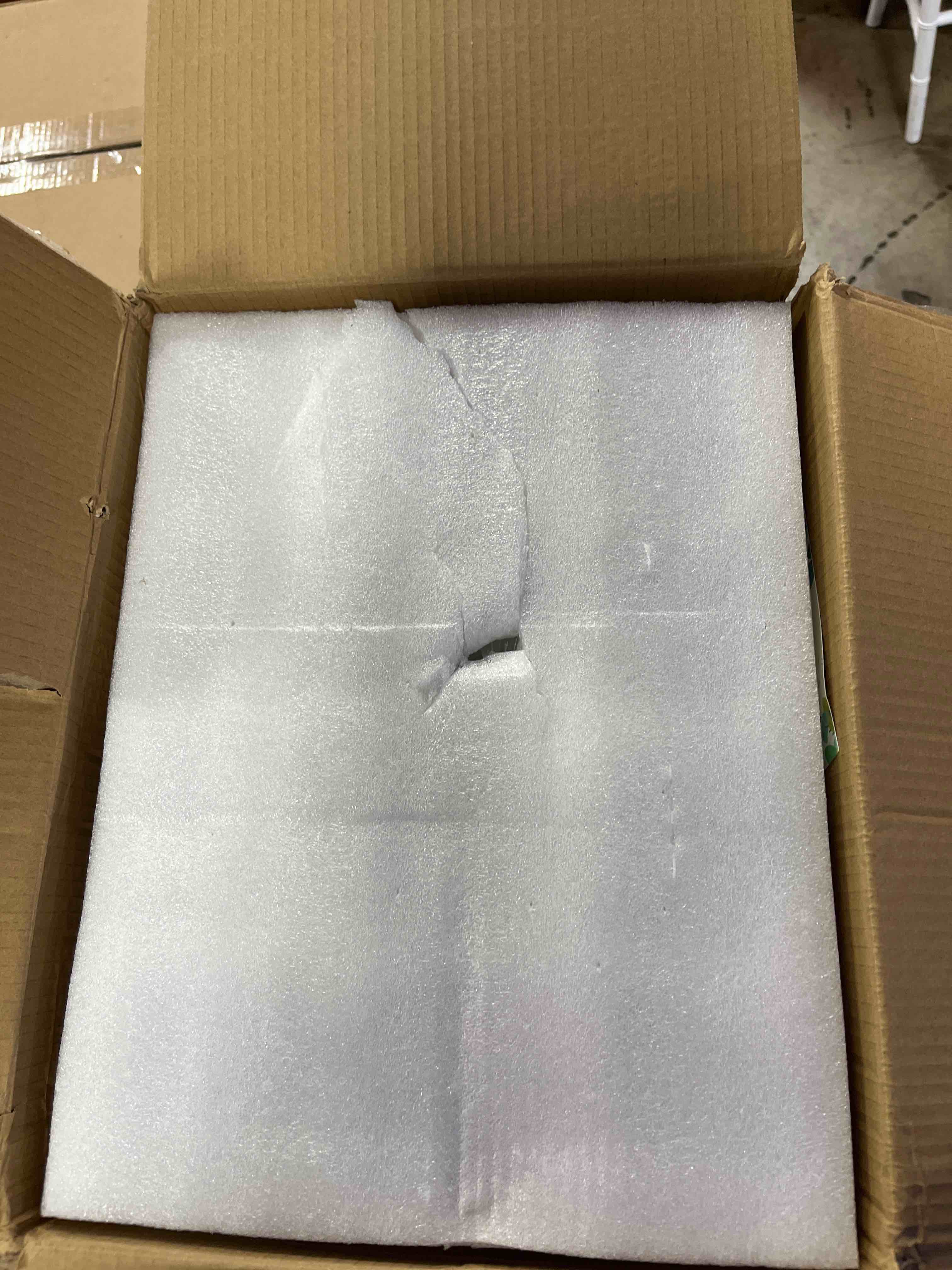 https://s3.amazonaws.com/lotting-images-prod/phillipi/BRN1925423_1758725630046.jpeg
