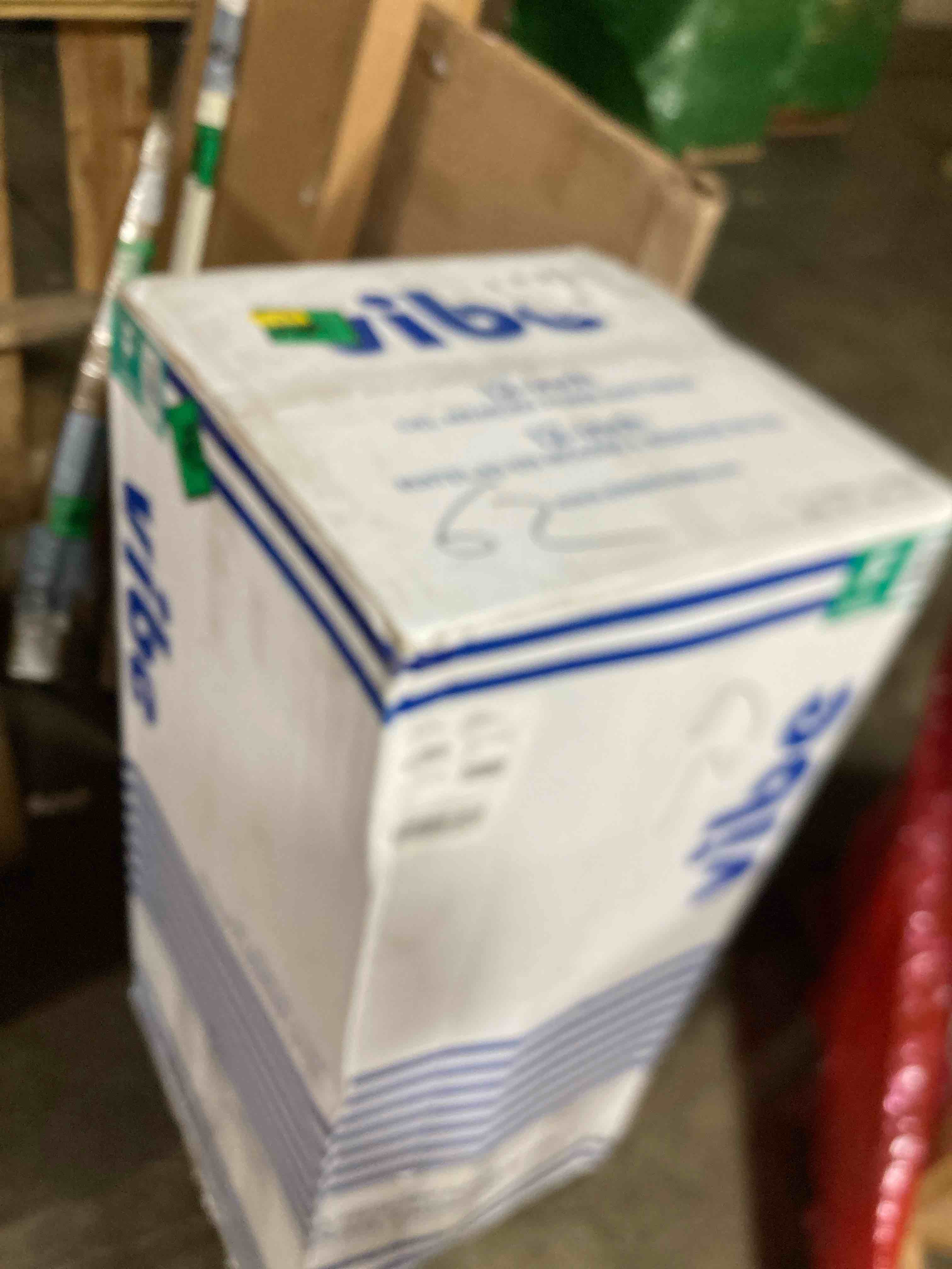 https://s3.amazonaws.com/lotting-images-prod/phillipi/BRN1925458_1758742128264.jpeg