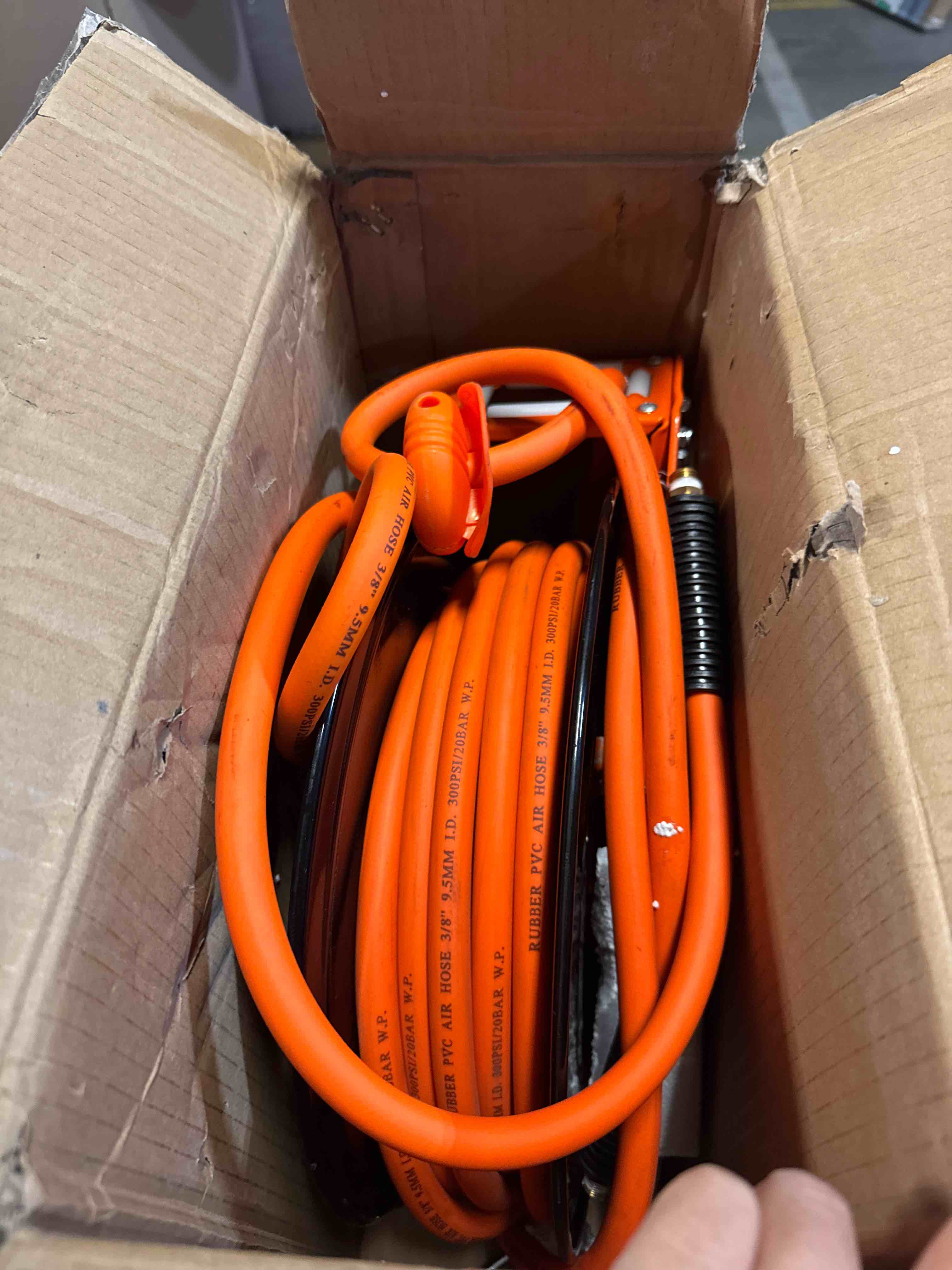https://s3.amazonaws.com/lotting-images-prod/phillipi/BRN1925527_1759239581714.jpeg