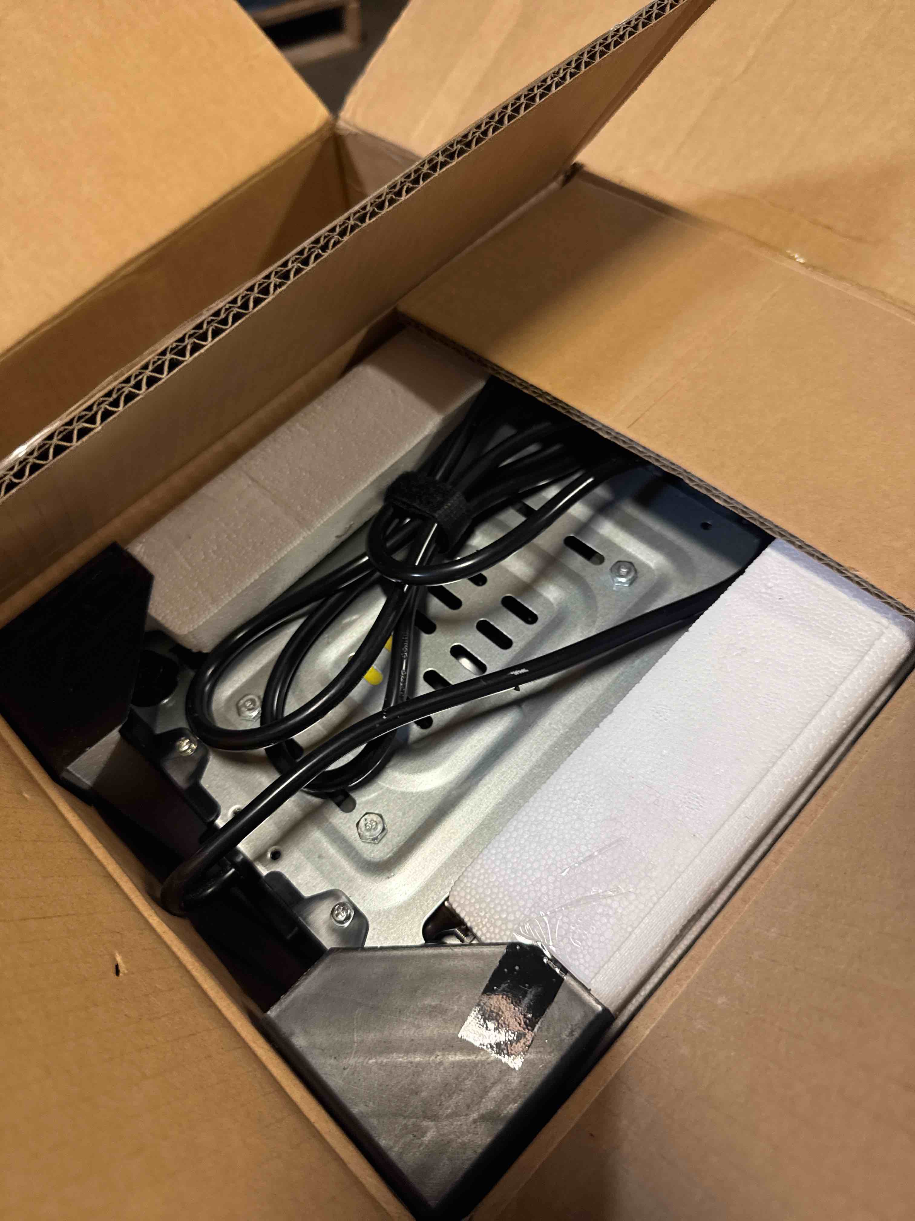https://s3.amazonaws.com/lotting-images-prod/phillipi/BRN1925665_1759499343638.jpeg