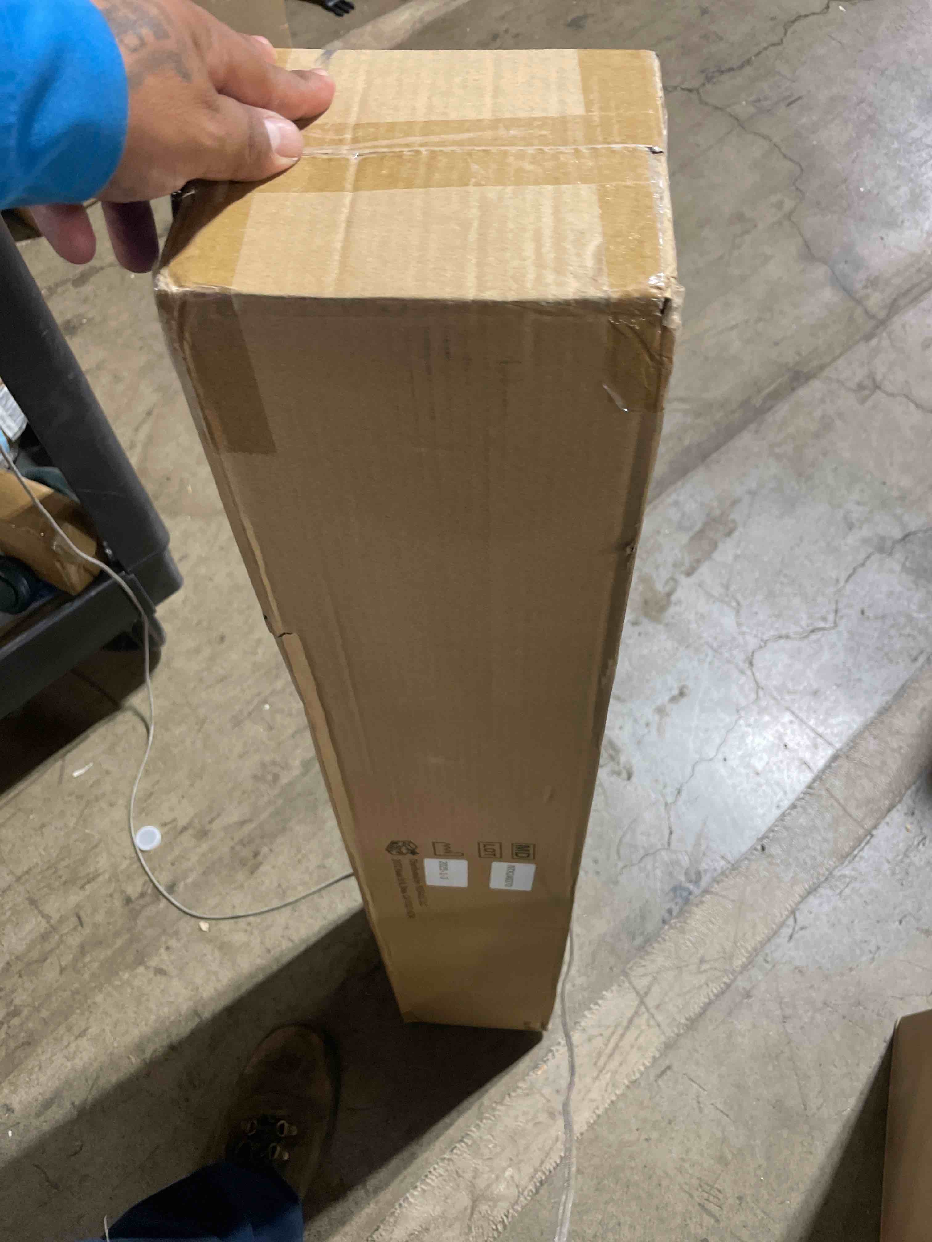 https://s3.amazonaws.com/lotting-images-prod/phillipi/BRN1925821_1760538941479.jpeg