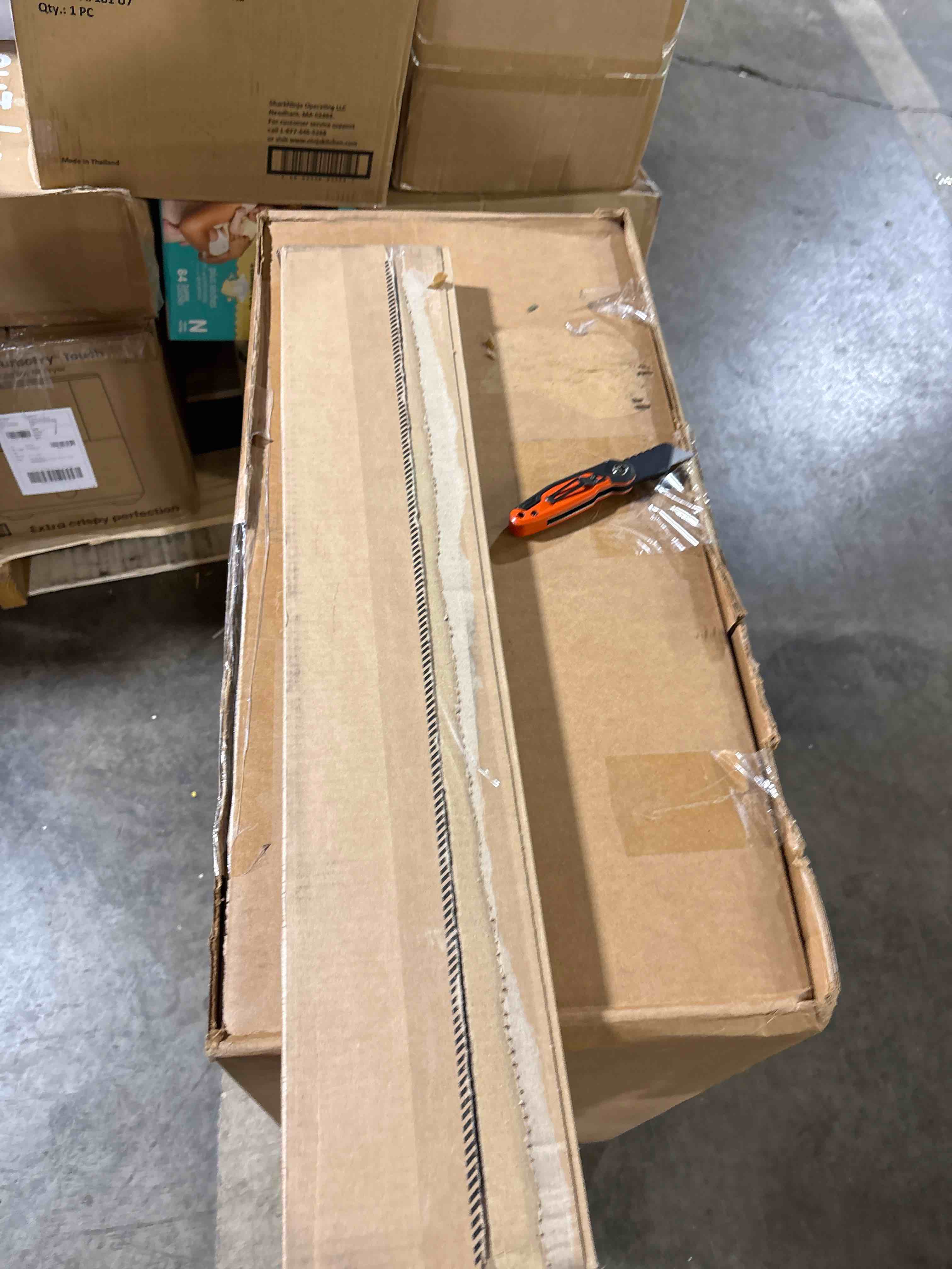 Condition photo showing New/Like New for BOSCH 26A16A ICON Beam Wiper Blades - Driver and Passenger Side - Set of 2 Blades (26A & 16A) 2-Pack ICON Combo Pack (Front)