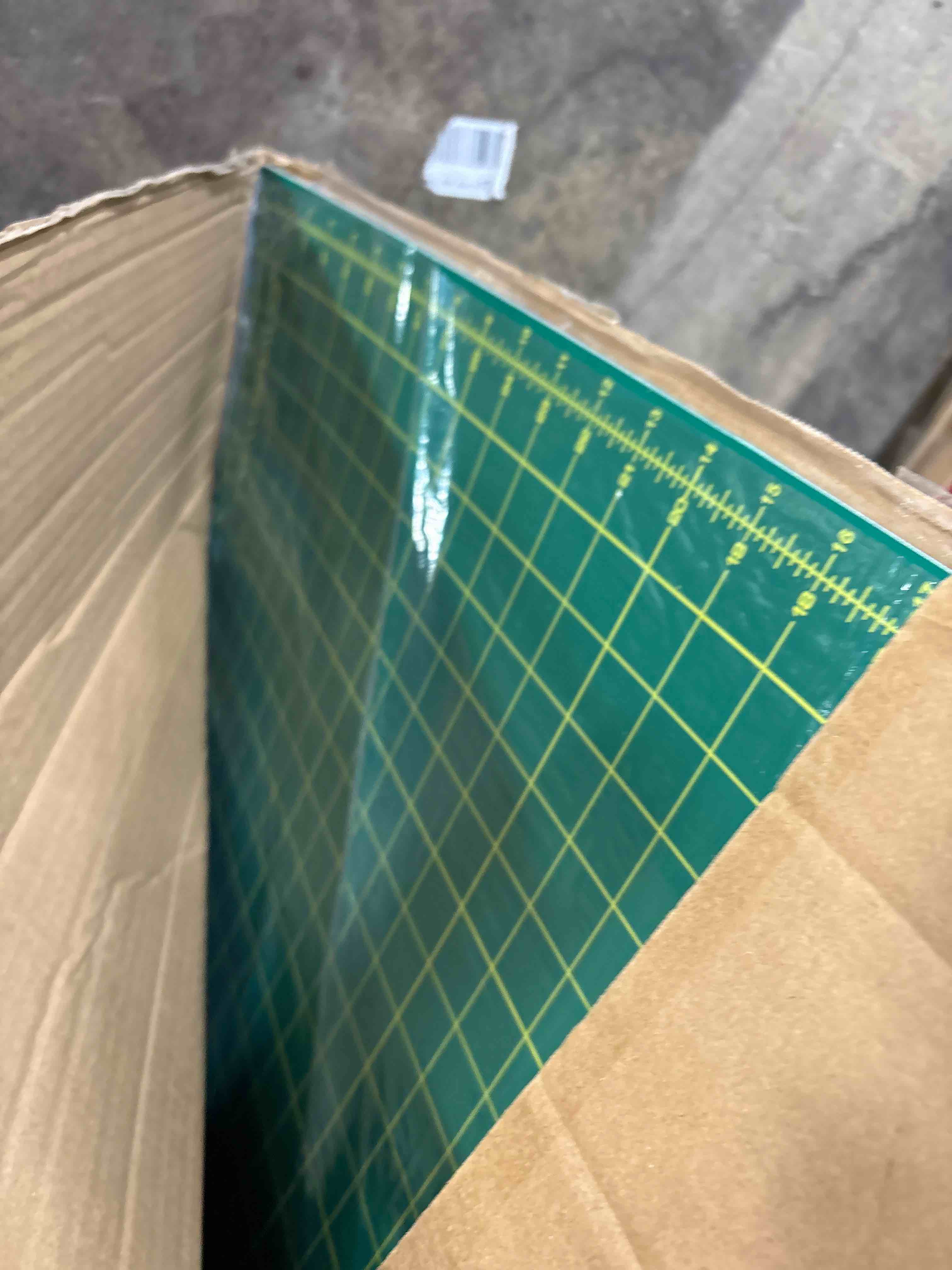 Condition photo showing New/Like New for NEWBRAUG 36'' × 48'' Large Self Healing Cutting Double Sided 5-Ply Mat, Big Cutting Board for Rotary Cutting, Quilting, Sewing, Craft, Fabric & Scrapbooking(Green/Black) Green & Black 48"L x 36"W