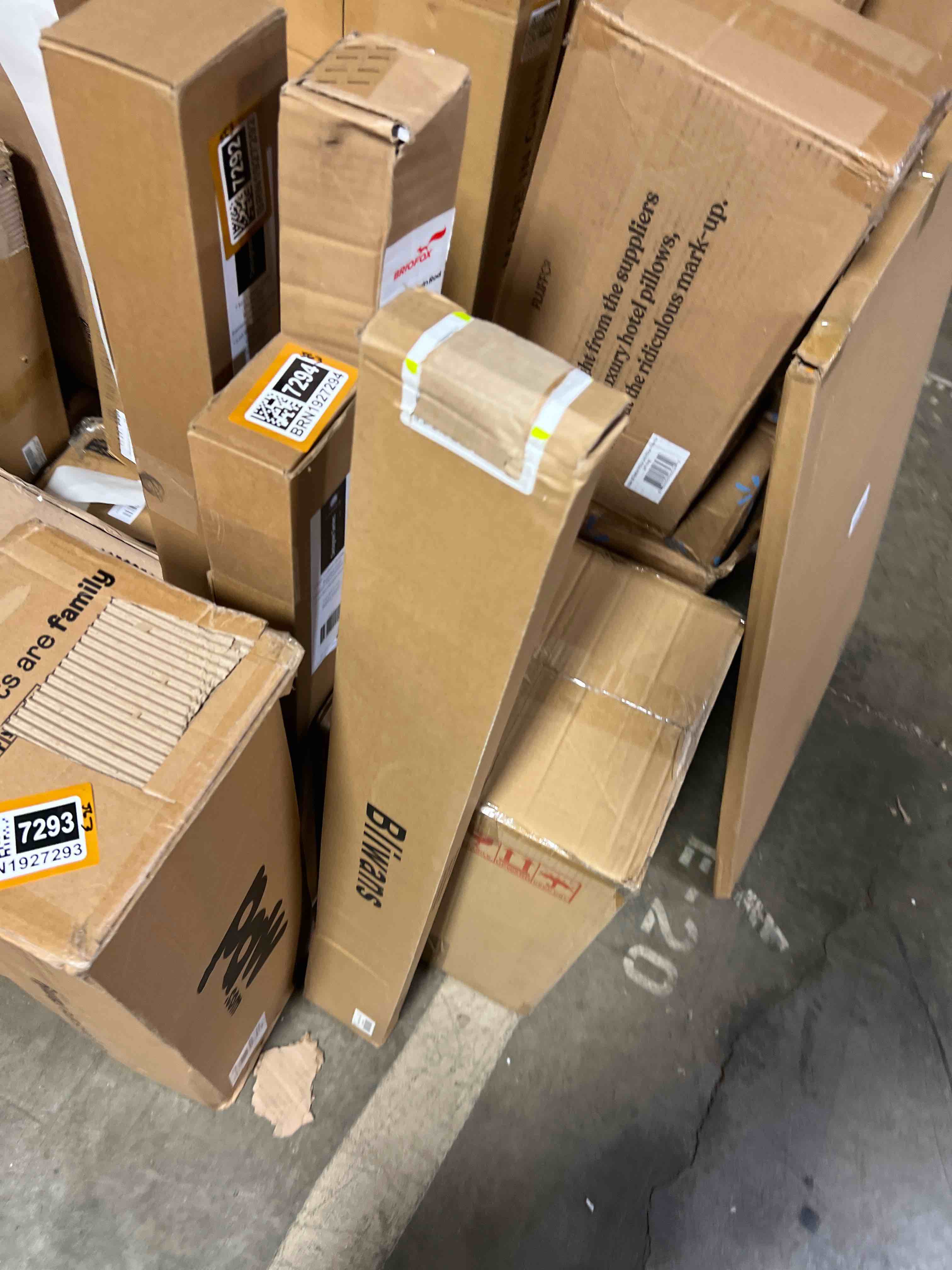 https://s3.amazonaws.com/lotting-images-prod/phillipi/BRN1927295_1744734614322.jpeg