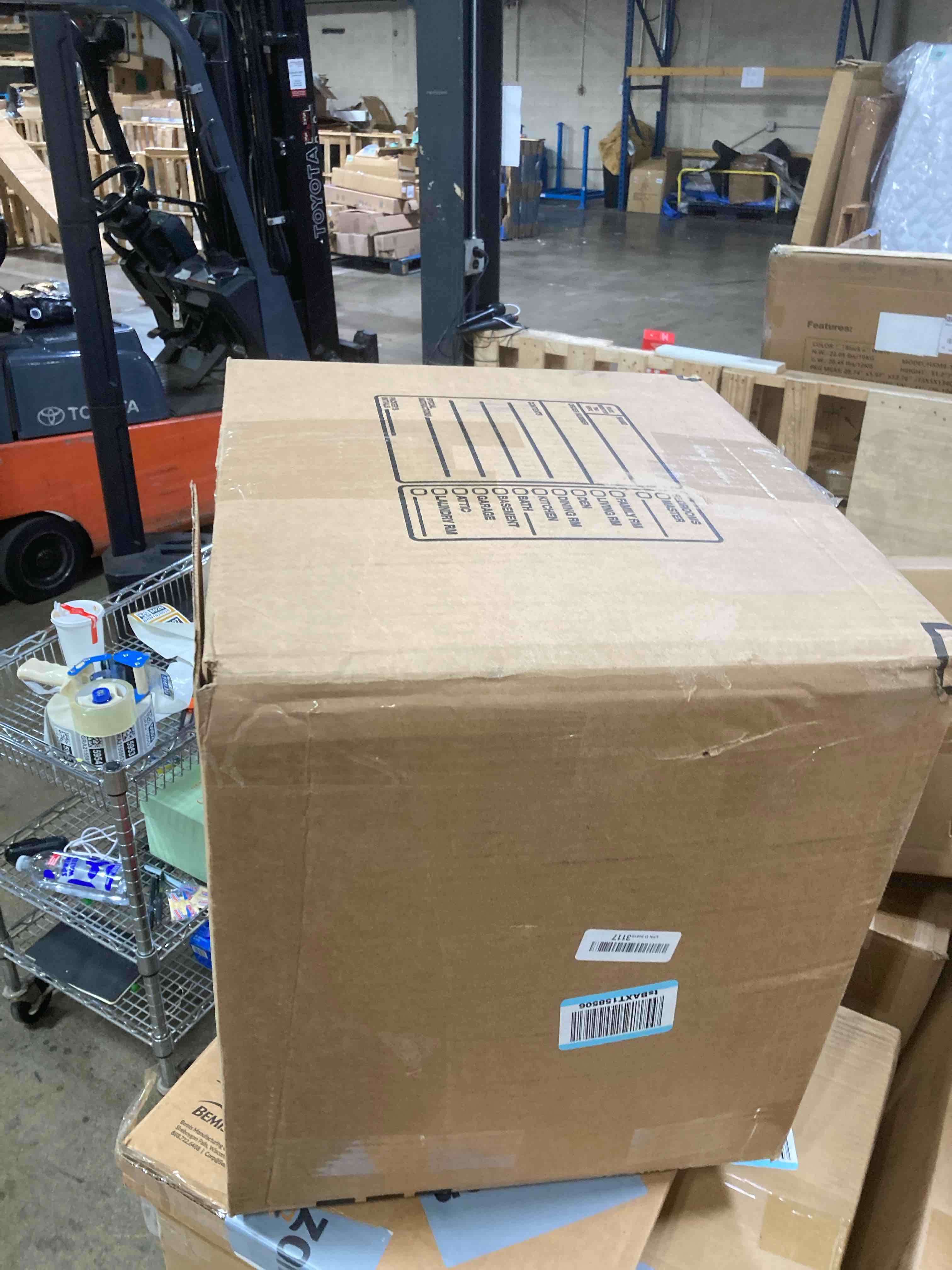 https://s3.amazonaws.com/lotting-images-prod/phillipi/BRN1928050_1751304851207.jpeg