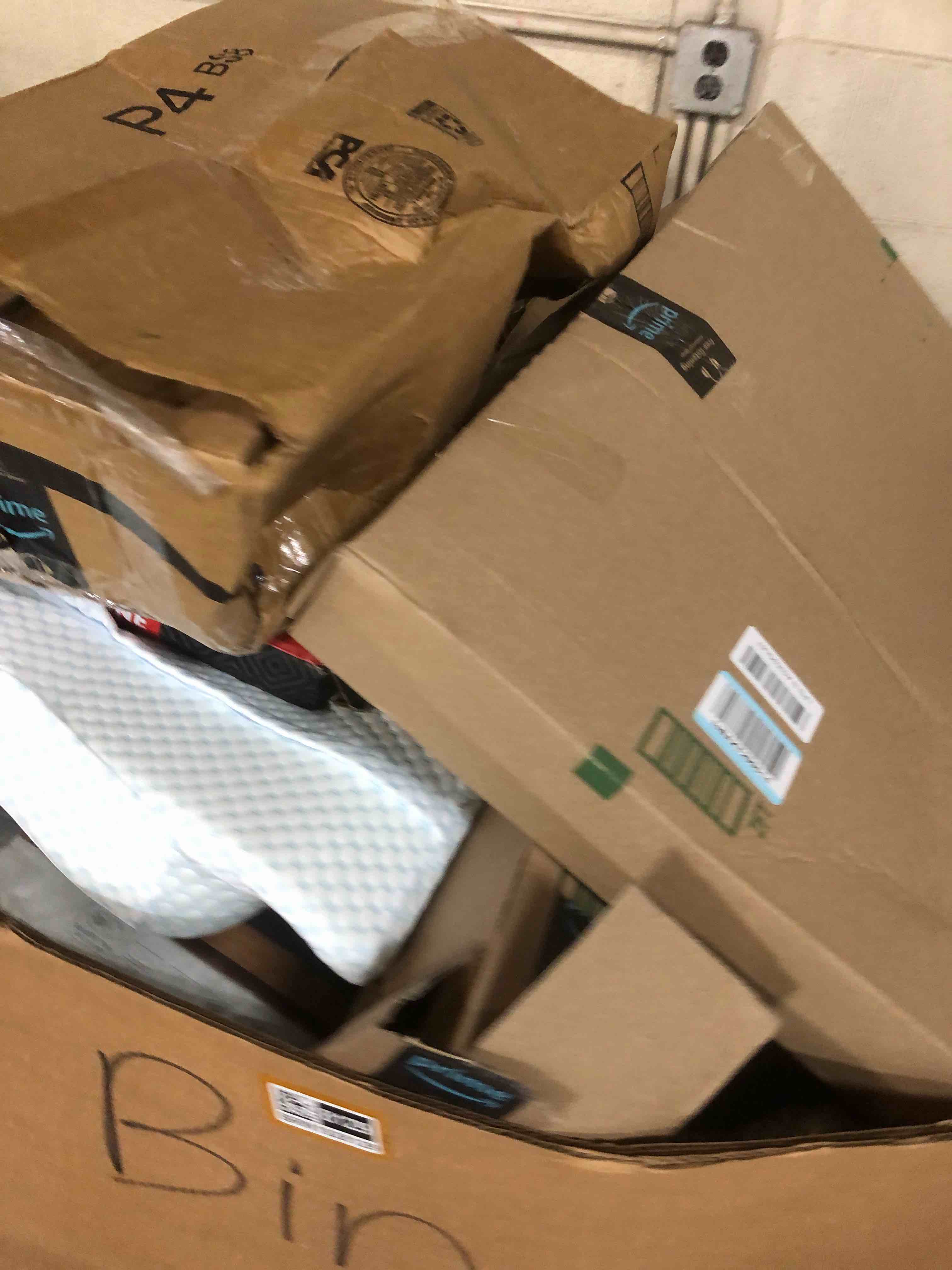 https://s3.amazonaws.com/lotting-images-prod/phillipi/BRN1928129_1752603433542.jpeg
