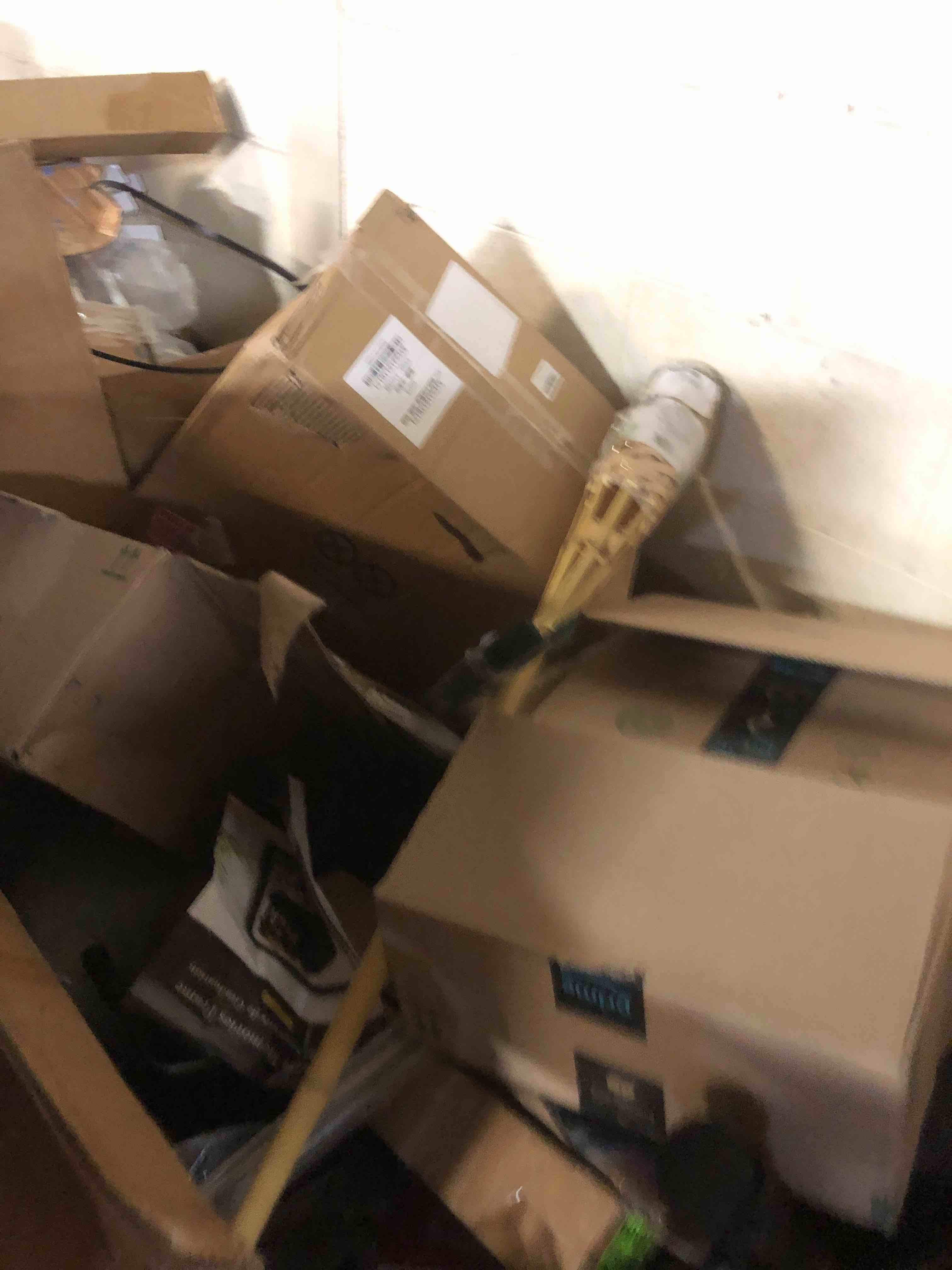 https://s3.amazonaws.com/lotting-images-prod/phillipi/BRN1928132_1752603590866.jpeg