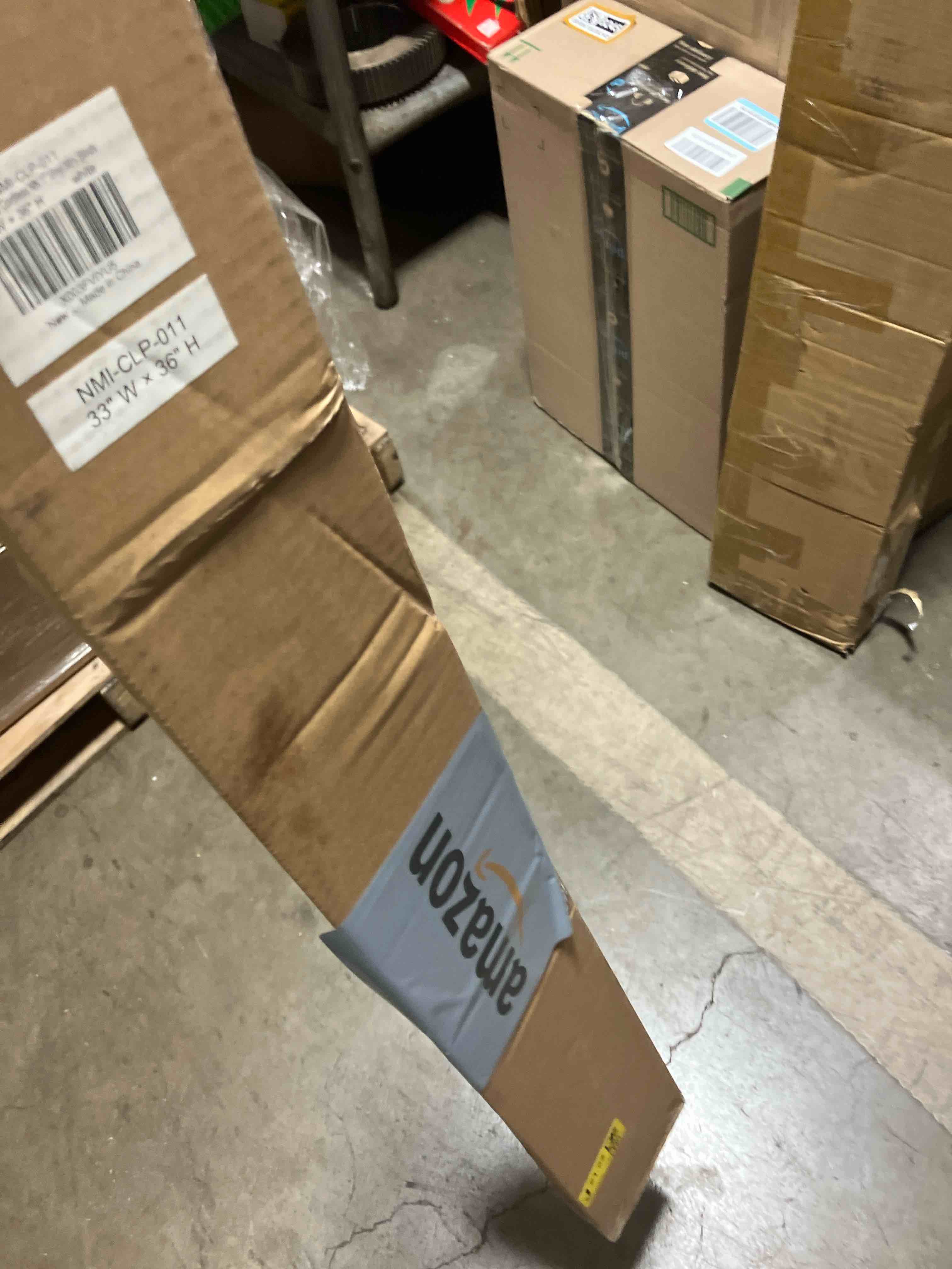 https://s3.amazonaws.com/lotting-images-prod/phillipi/BRN1928236_1752763281383.jpeg
