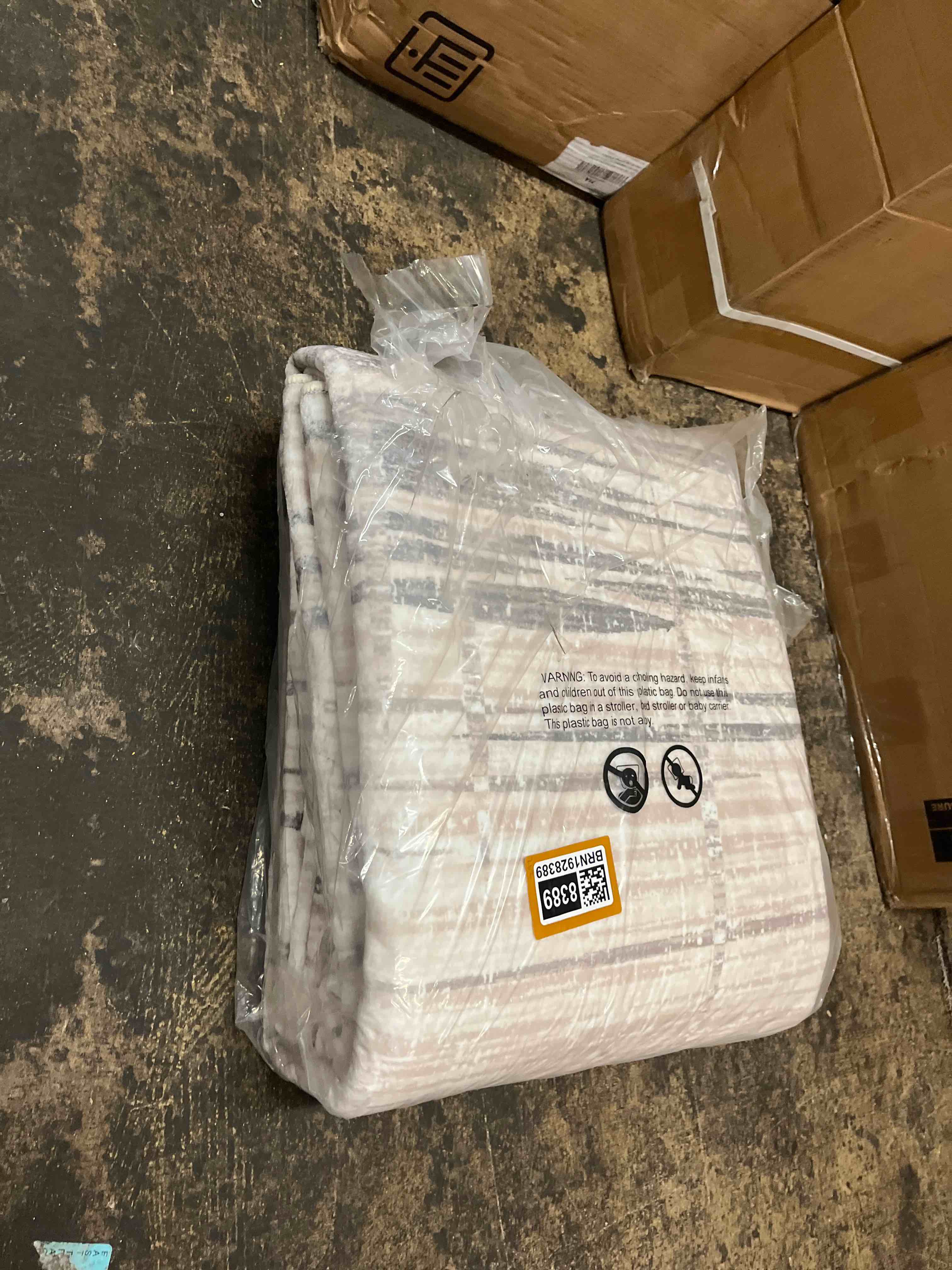 https://s3.amazonaws.com/lotting-images-prod/phillipi/BRN1928389_1756234861096.jpeg