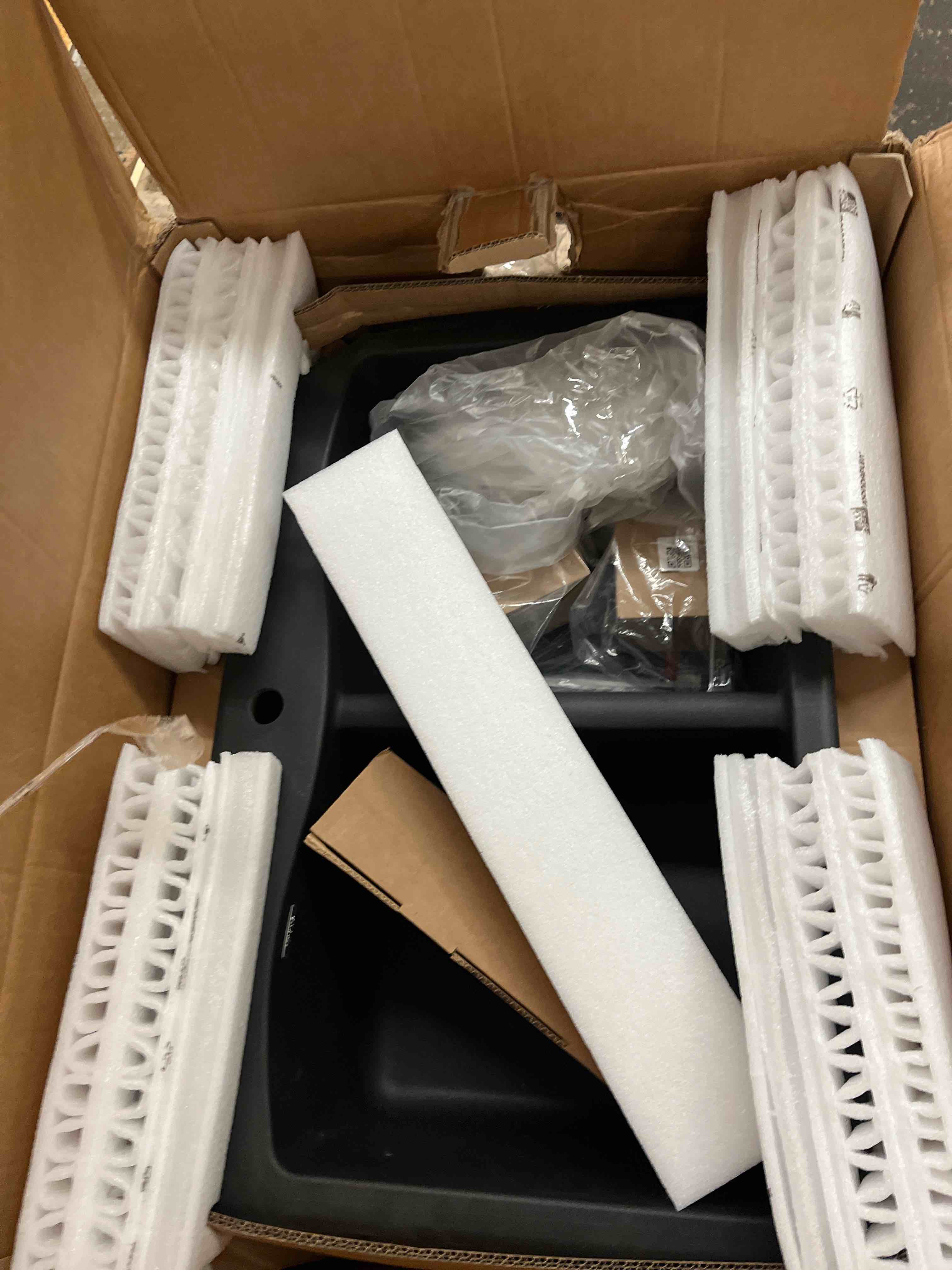 https://s3.amazonaws.com/lotting-images-prod/phillipi/BRN1928655_1756395728159.jpeg