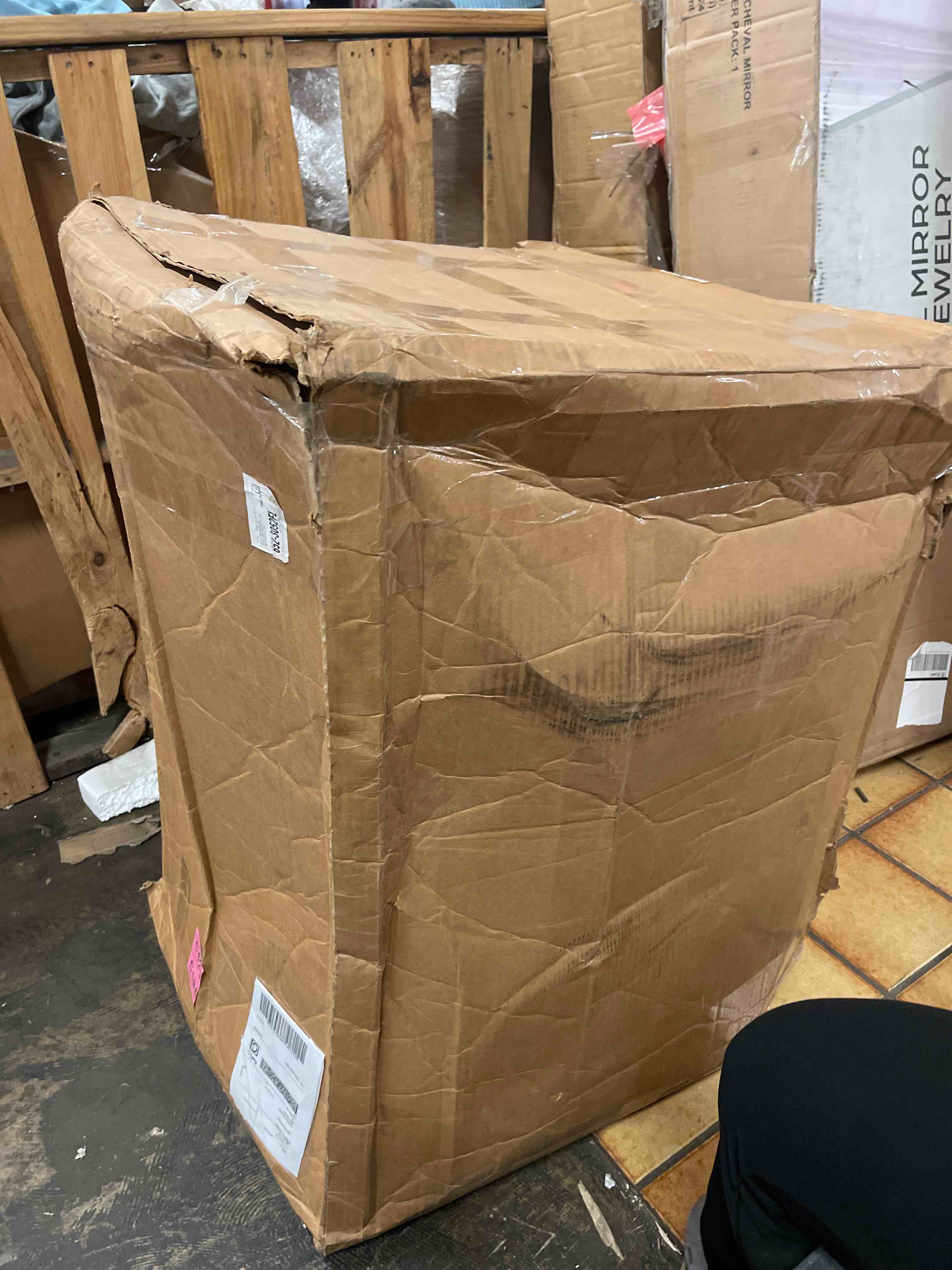 https://s3.amazonaws.com/lotting-images-prod/phillipi/BRN1929042_1758057444461.jpeg