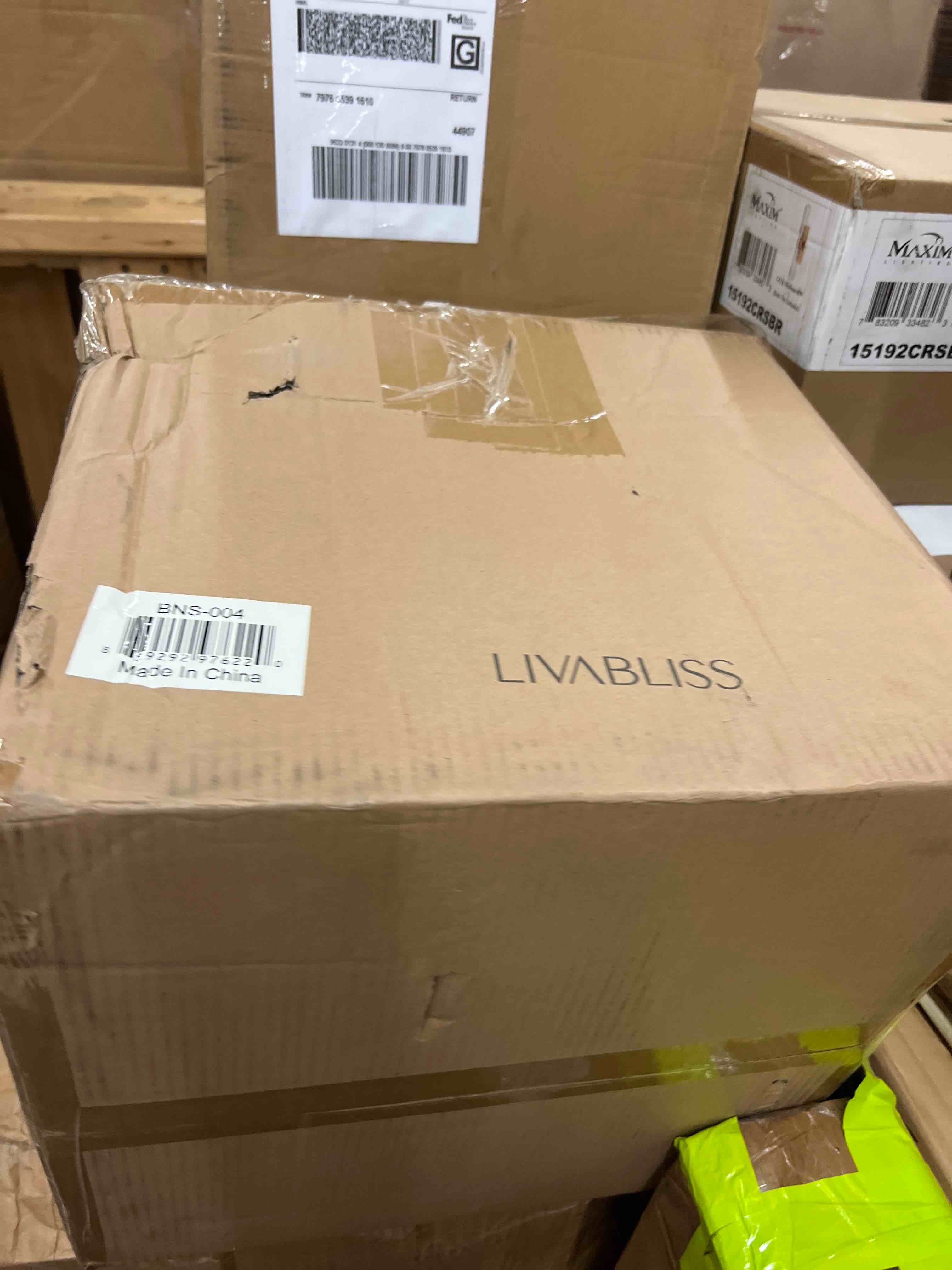 https://s3.amazonaws.com/lotting-images-prod/phillipi/BRN1929354_1759375483365.jpeg