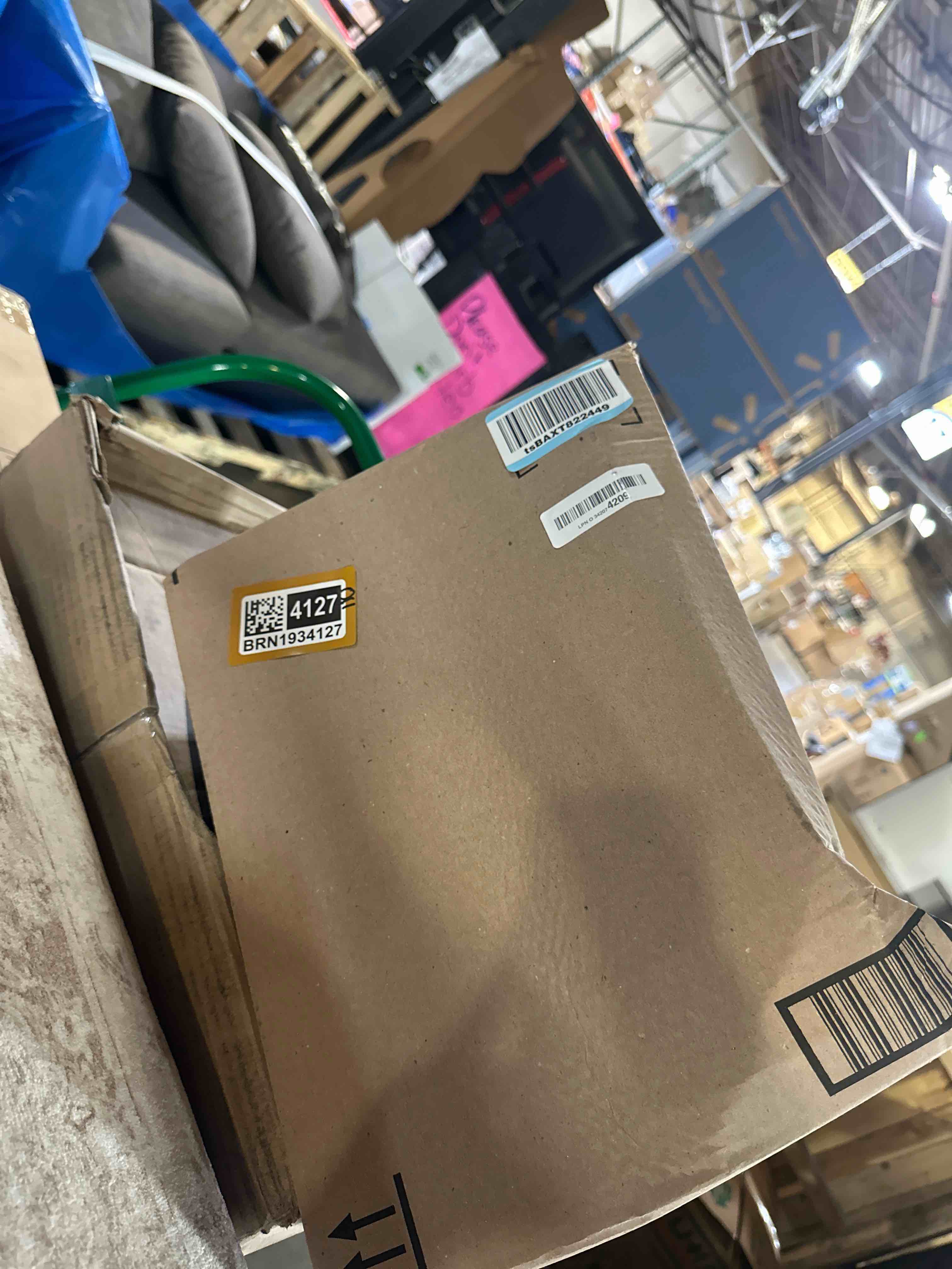 https://s3.amazonaws.com/lotting-images-prod/phillipi/BRN1934127_1751025532970.jpeg