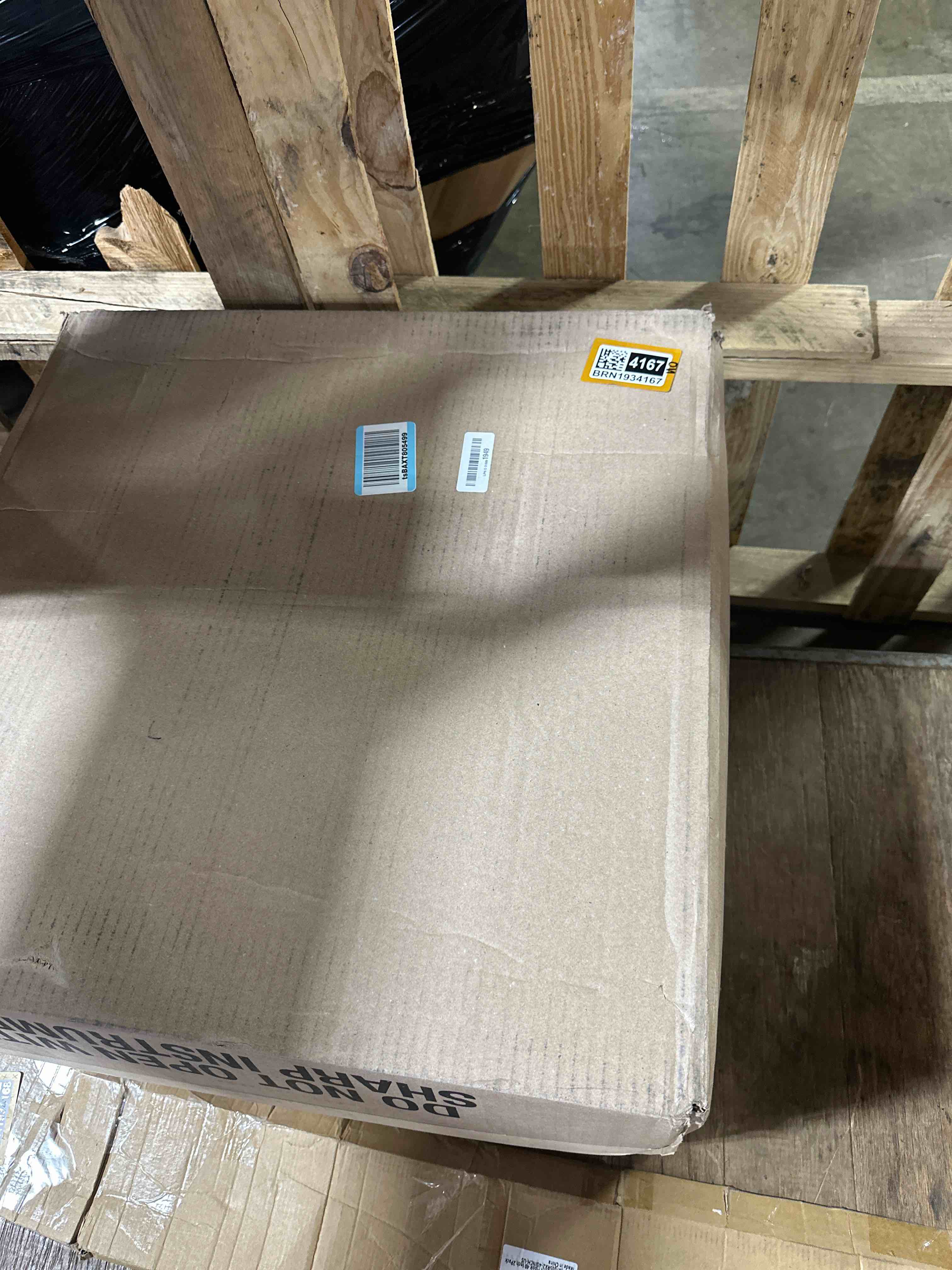 https://s3.amazonaws.com/lotting-images-prod/phillipi/BRN1934167_1751033853306.jpeg